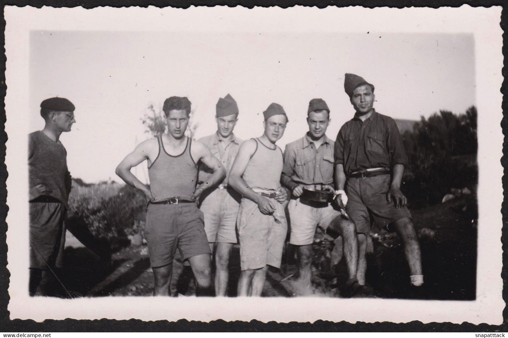 Photographie Militaria Soldats Militaires Campement à Cavallo, Corse, Morenval Farrugia Nabet Soblès Dubois Pento 11x7cm - Krieg, Militär