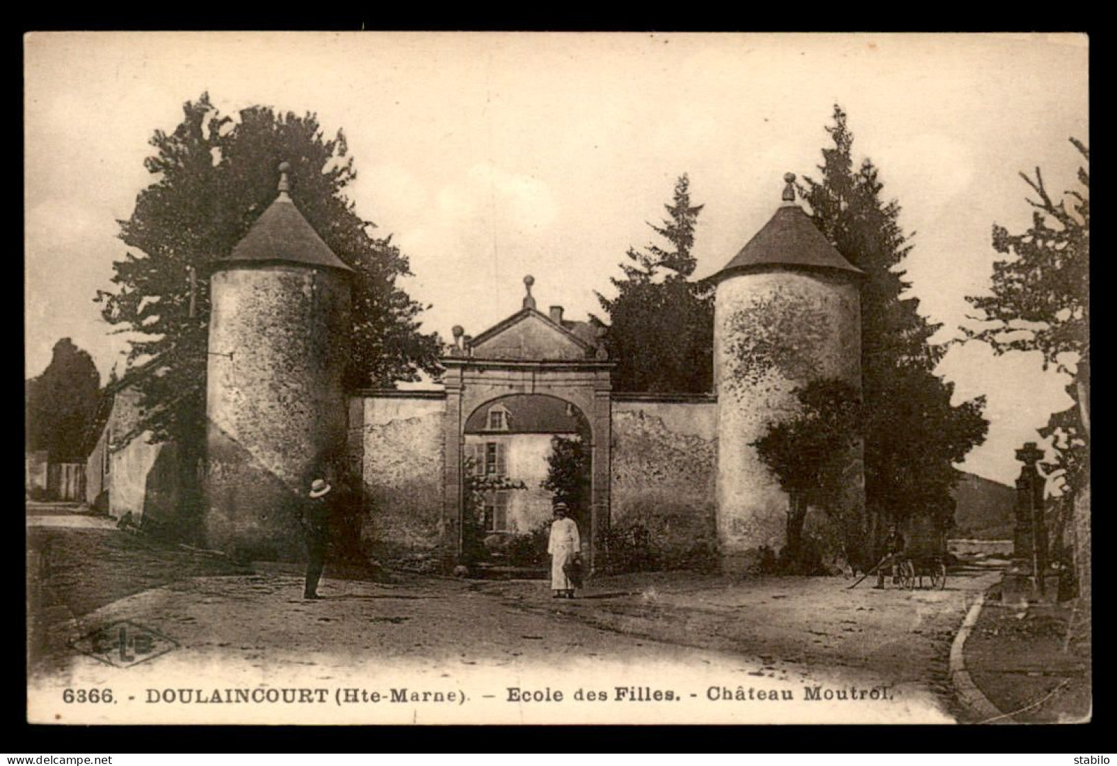 52 - DOULAINCOURT - ECOLE DES FILLES - CHATEAU MOUTROL - Doulaincourt