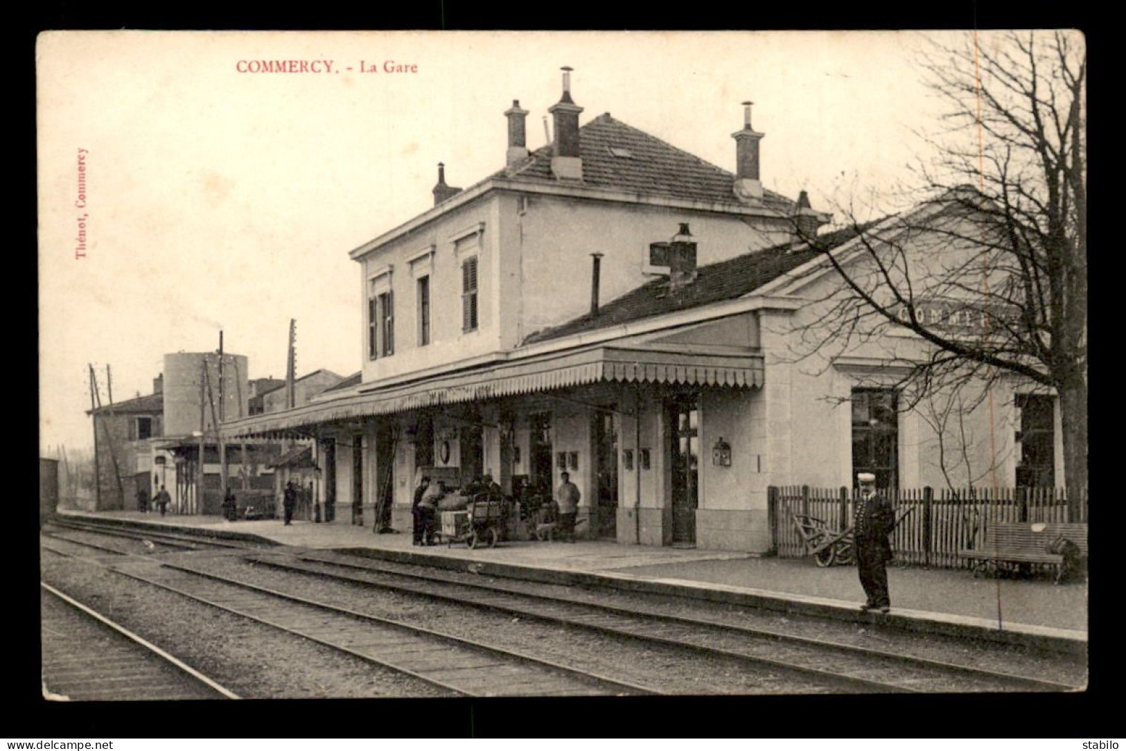 55 - COMMERCY - LES QUAIS DE LA GARE DE CHEMIN DE FER - EDITEUR THENOT - Commercy