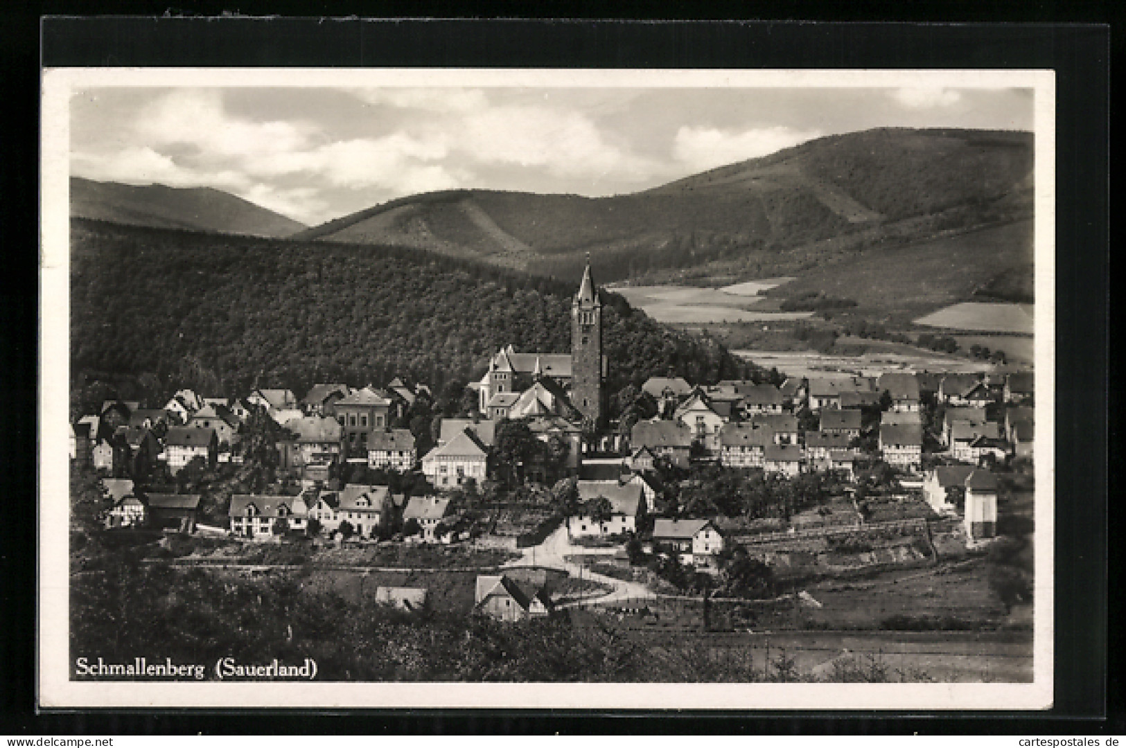 AK Schmallenberg Im Sauerland, Gesamtansicht Mit Der Kirche  - Schmallenberg