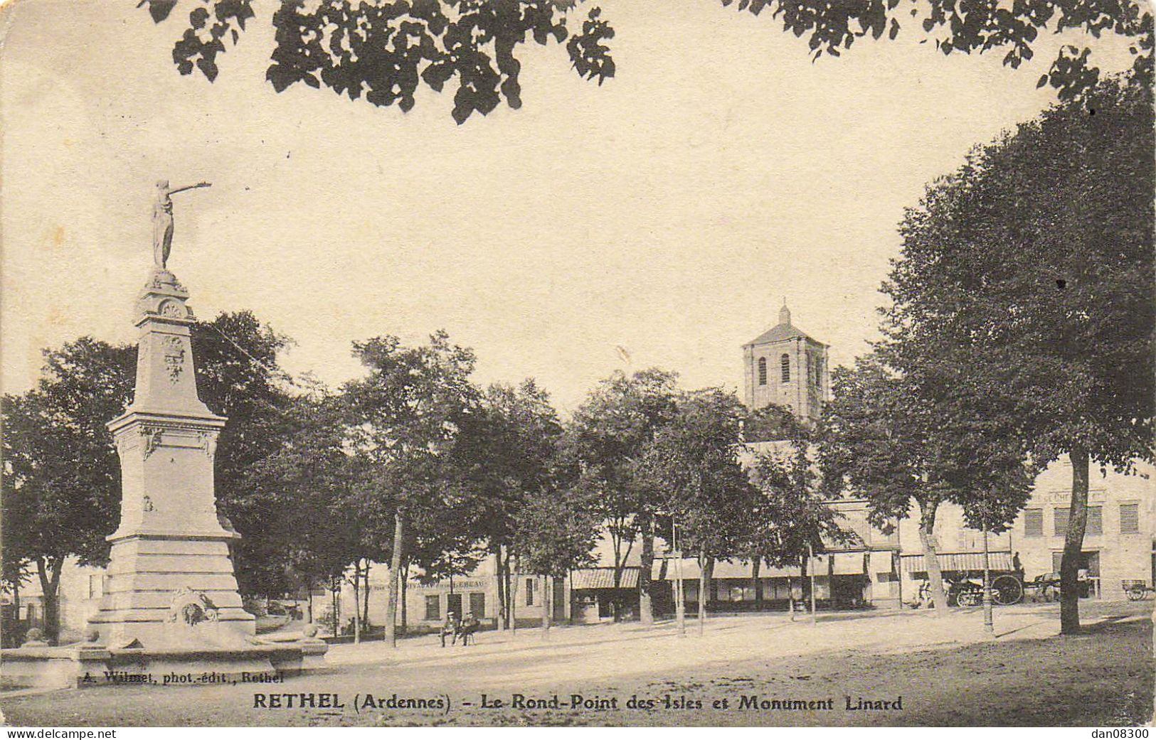 08 RETHEL LE ROND POINT DES ISLES ET MONUMENT LINARD - Rethel