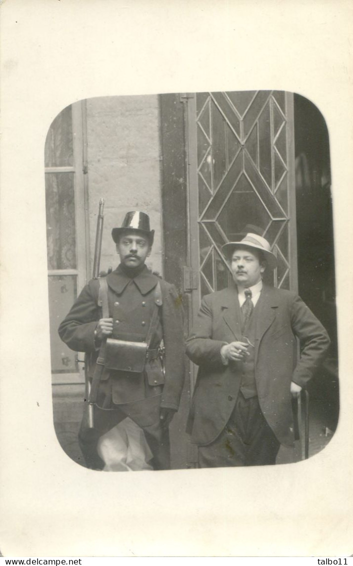 Carte Photo Un Soldat Belge? - Uniformi