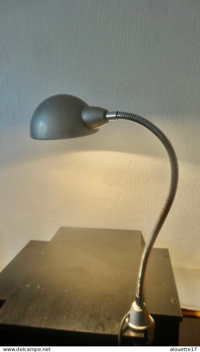 Ancienne Lampe D Atelier Ou De Bureau - Lámparas Y Arañas