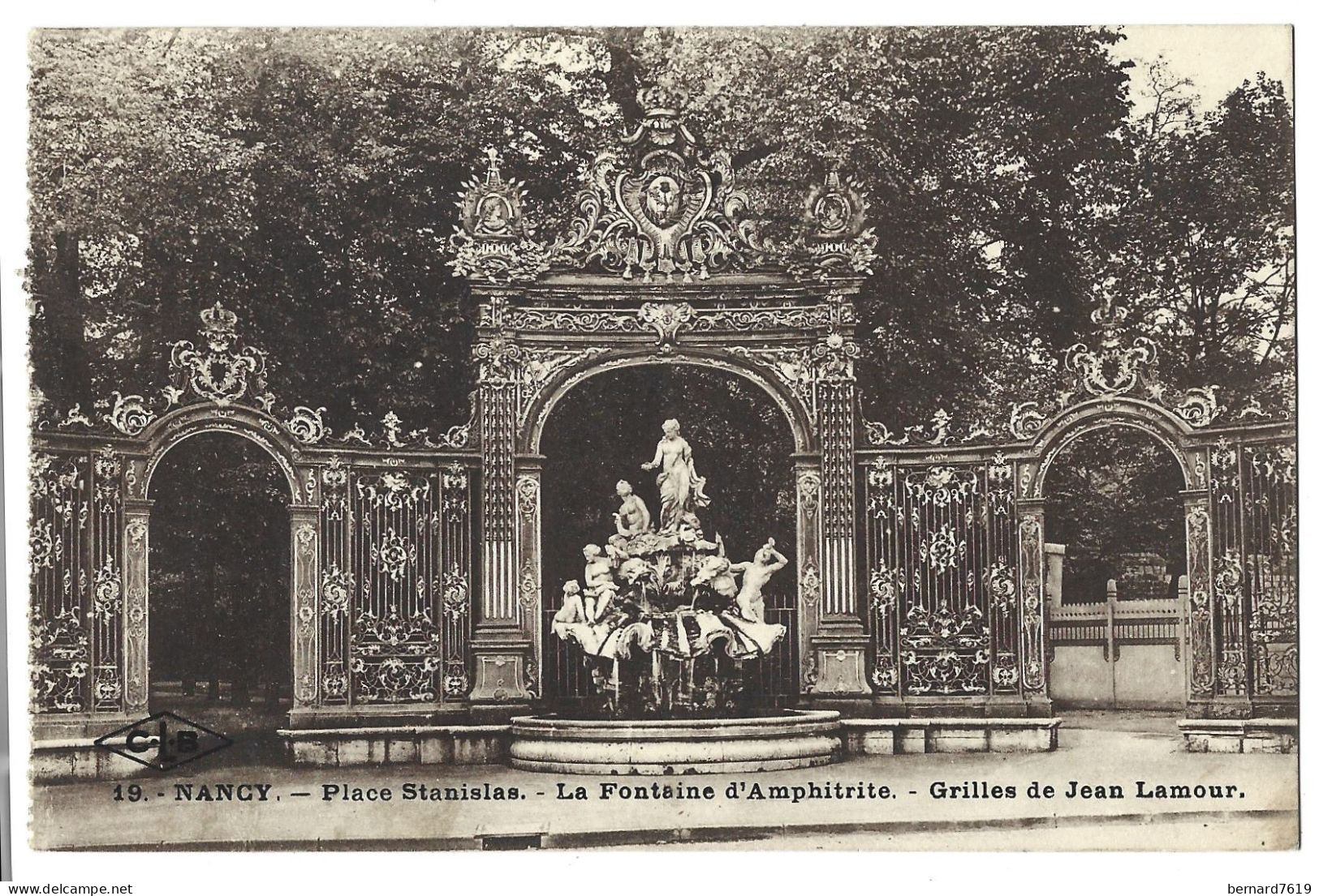 54 Nancy -  Place Stanislas - La Fontaine D'amphitrite - Grilles De Jean Lamour - Nancy