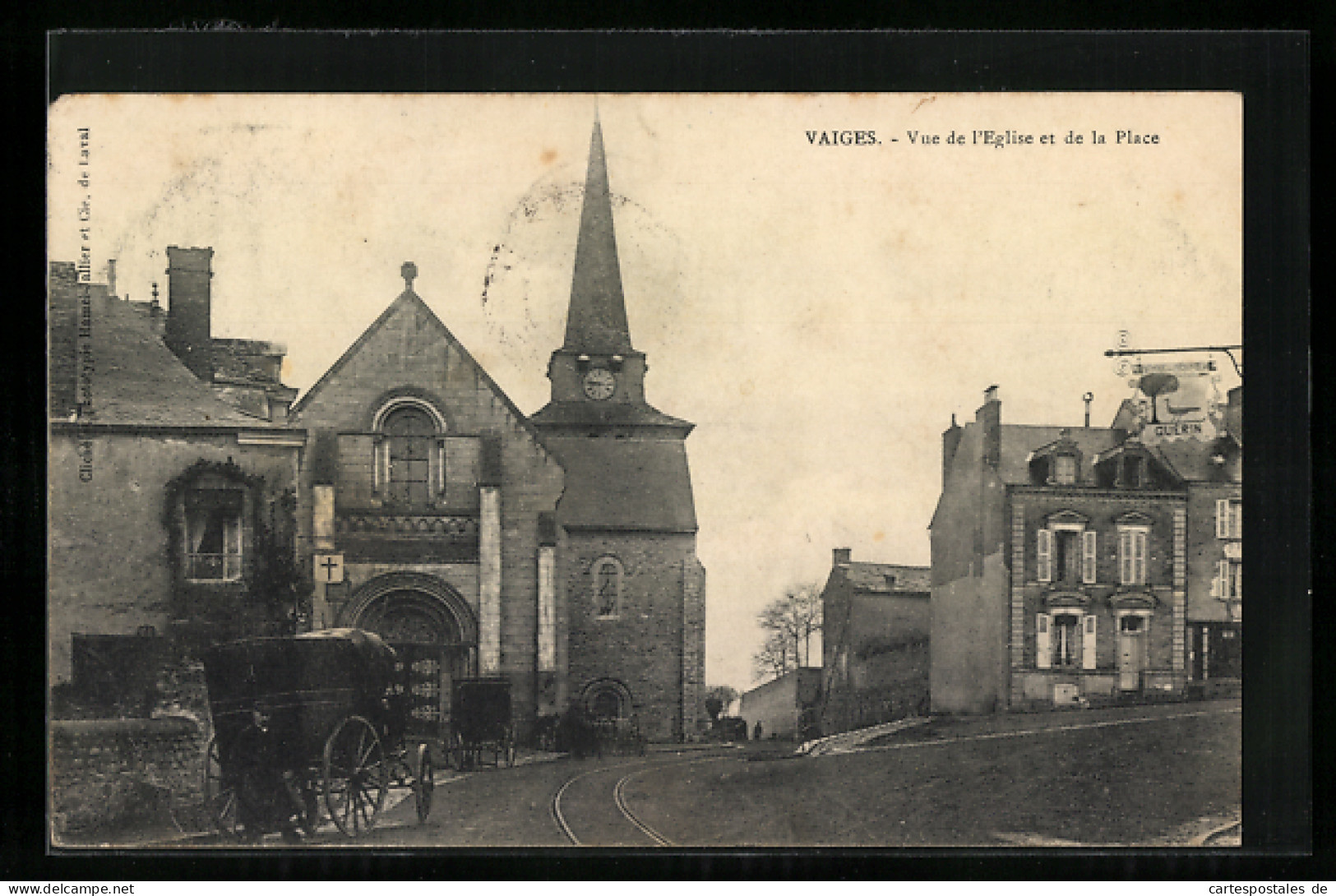 CPA Vaiges, Vue De L`Eglise Et De La Place  - Autres & Non Classés