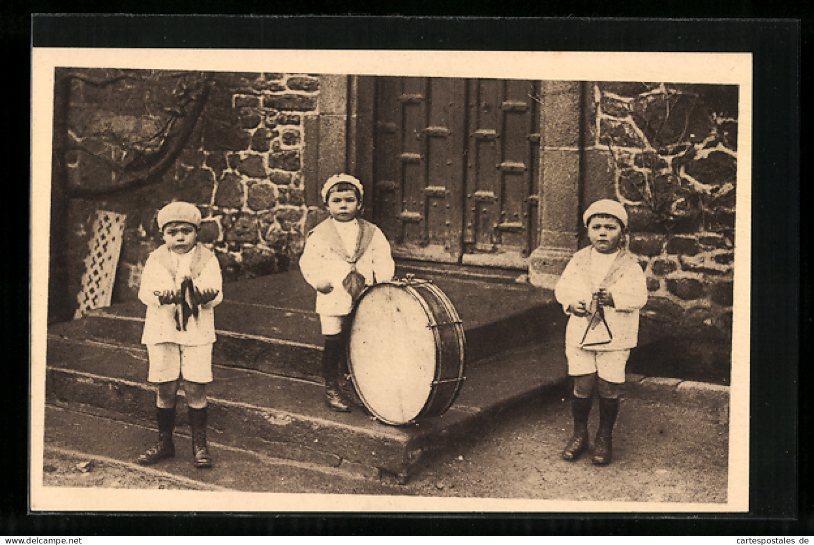 CPA Saint-Fraimbault-de-Prières, Les Benjamins De La Fanfare Des Petits Orphelins De Saint-Georges-de-Lisle  - Autres & Non Classés