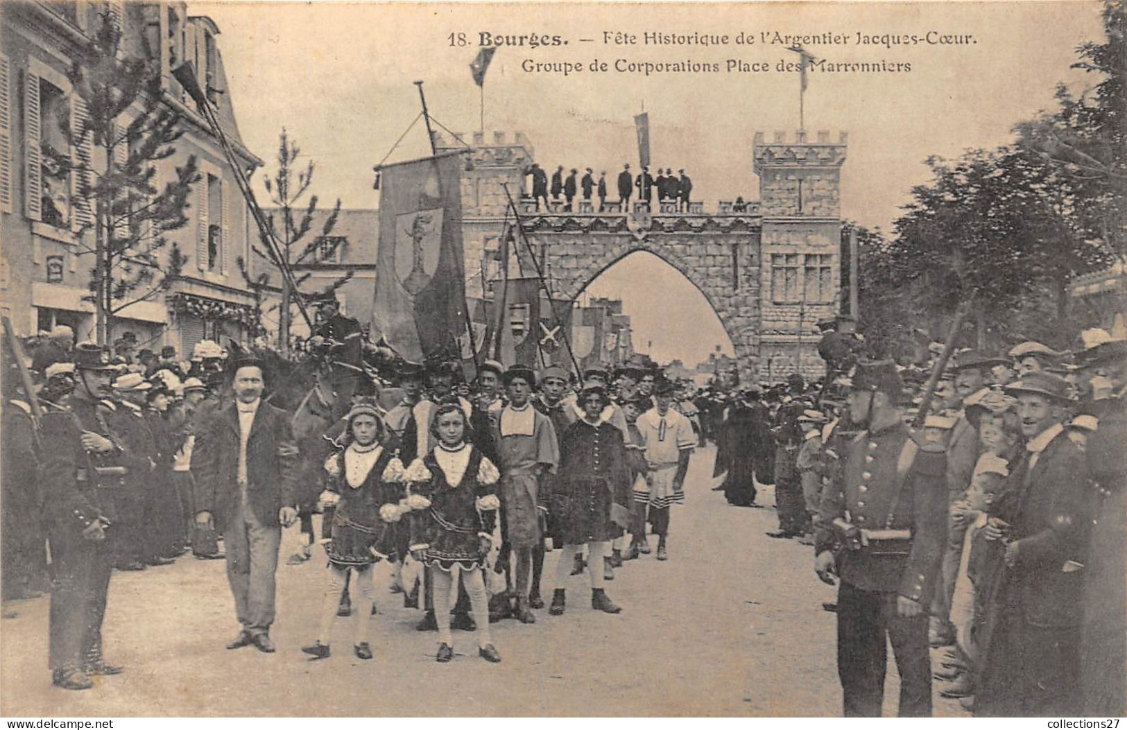 18-BOURGES- FÊTES DE L'ARGENTIER JACQUES COEUR , GROUPE DE CORPORATION PLACE DES MARRONNIERS - Bourges