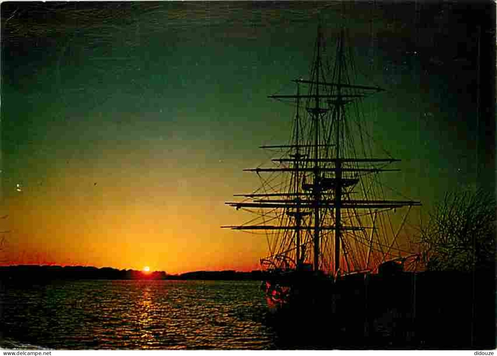 Bateaux - Voiliers - Uitgever Van Mieghen A - Oostende - Coucher De Soleil - CPM - Voir Scans Recto-Verso - Sailing Vessels