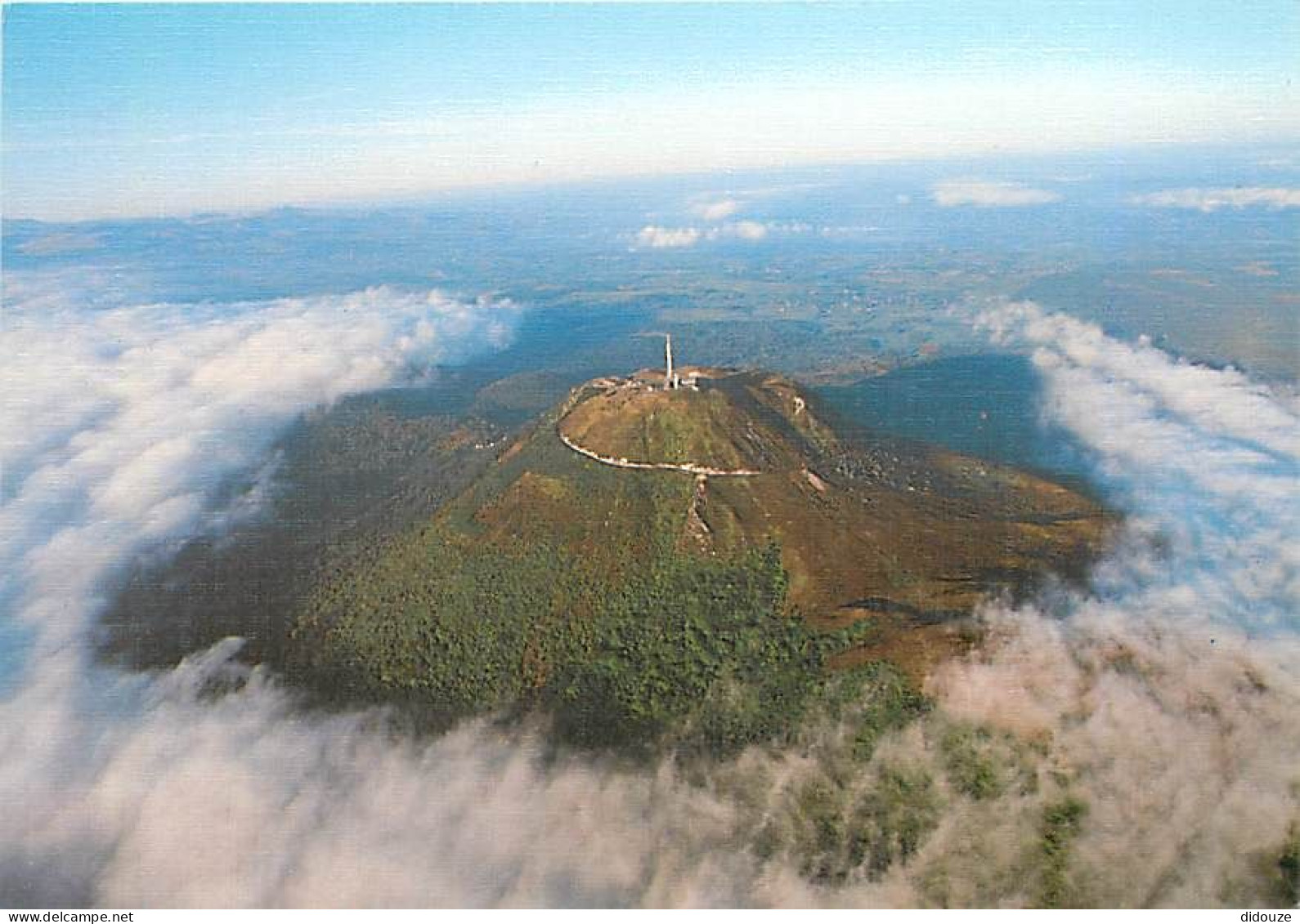 63 - Le Puy De Dome - Vue Aérienne - CPM - Carte Neuve - Voir Scans Recto-Verso - Andere & Zonder Classificatie