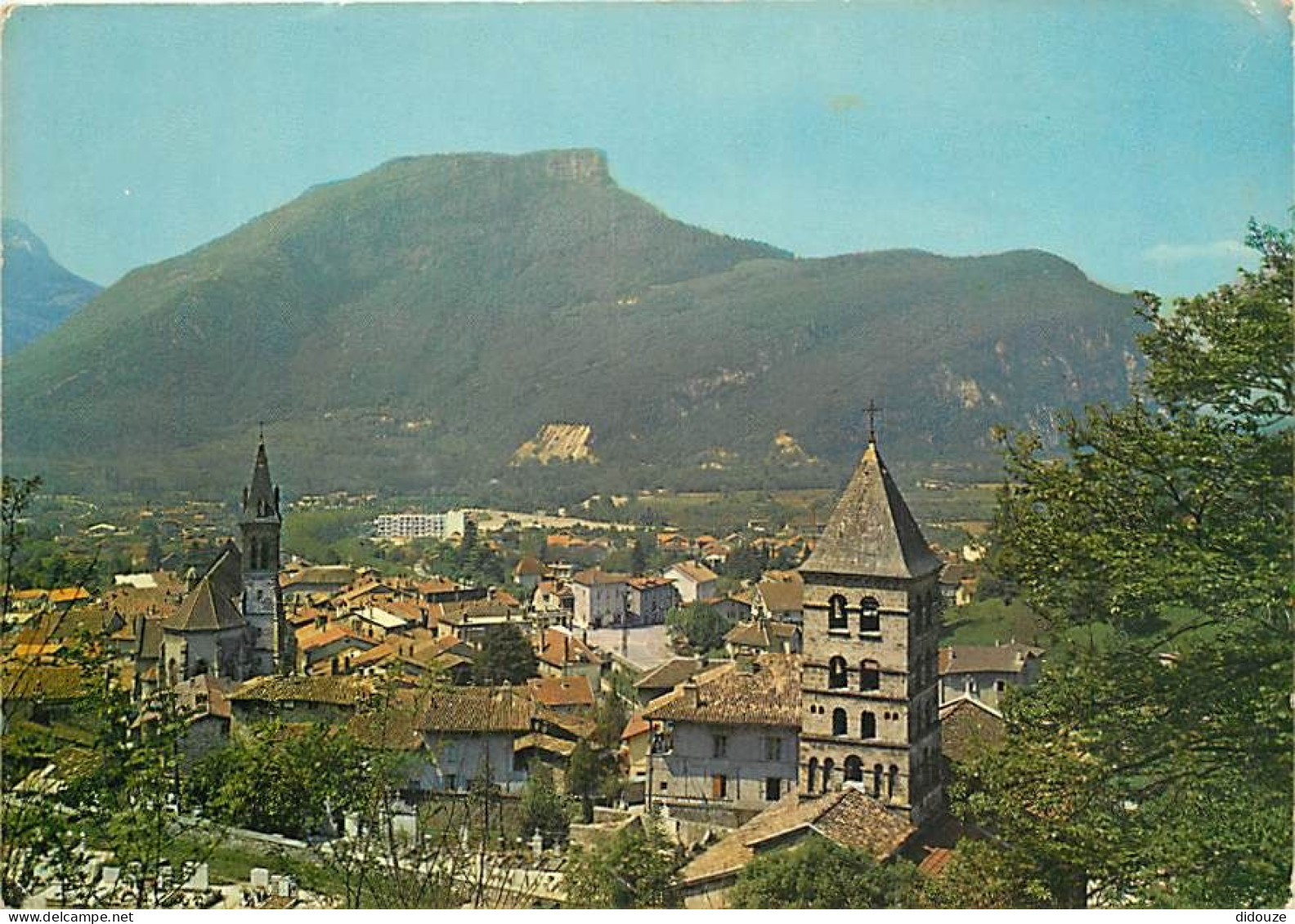 38 - Voreppe - Vue Générale Au Fond, Le Vercors Et Le Bec De L'Echaillon - Etat Pli Visible - CPM - Voir Scans Recto-Ver - Voreppe