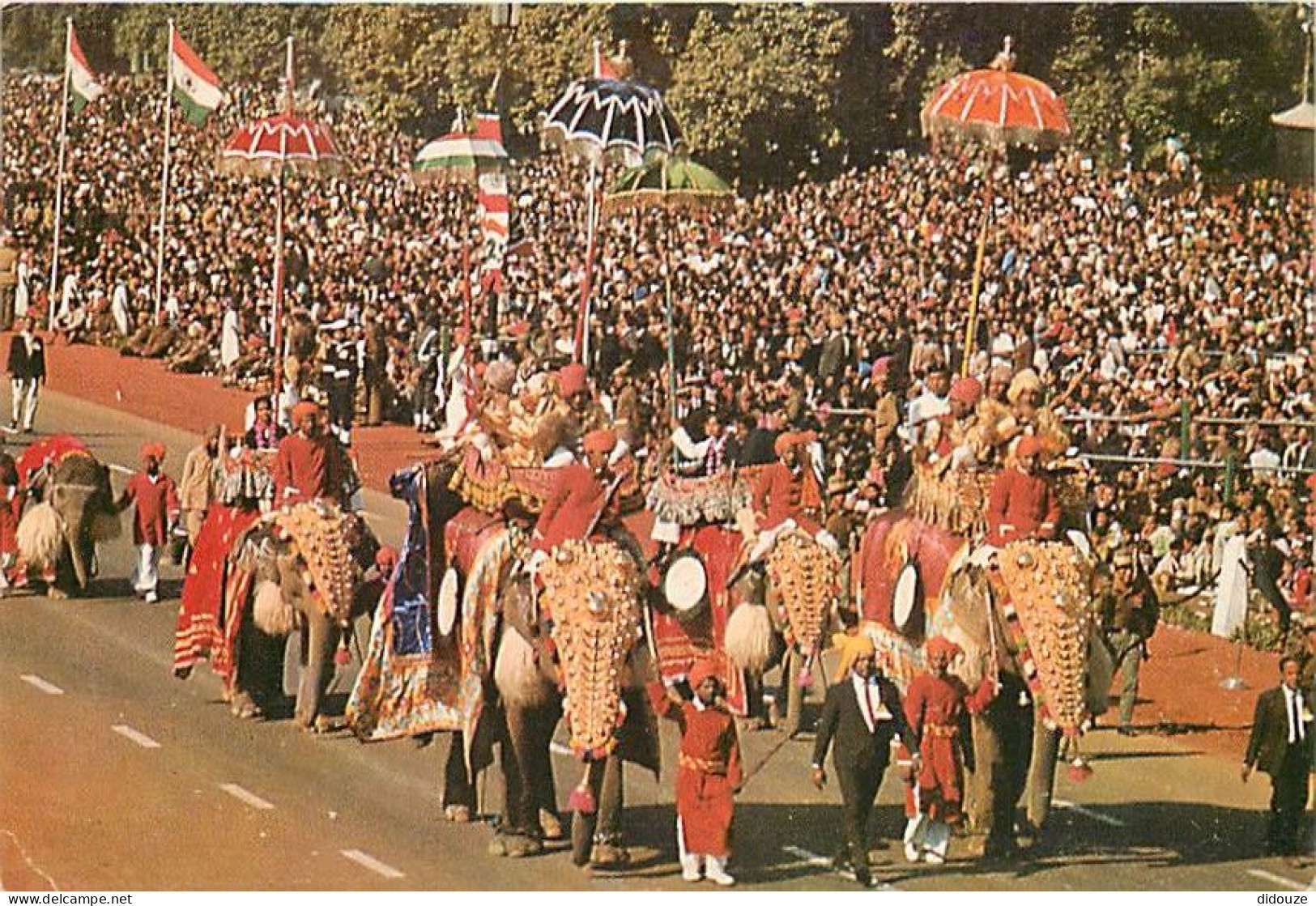 Animaux - Eléphants - Inde - India - New Delhi - Republic Day Parade - Voir Timbre - CPM - Voir Scans Recto-Verso - Elefanten