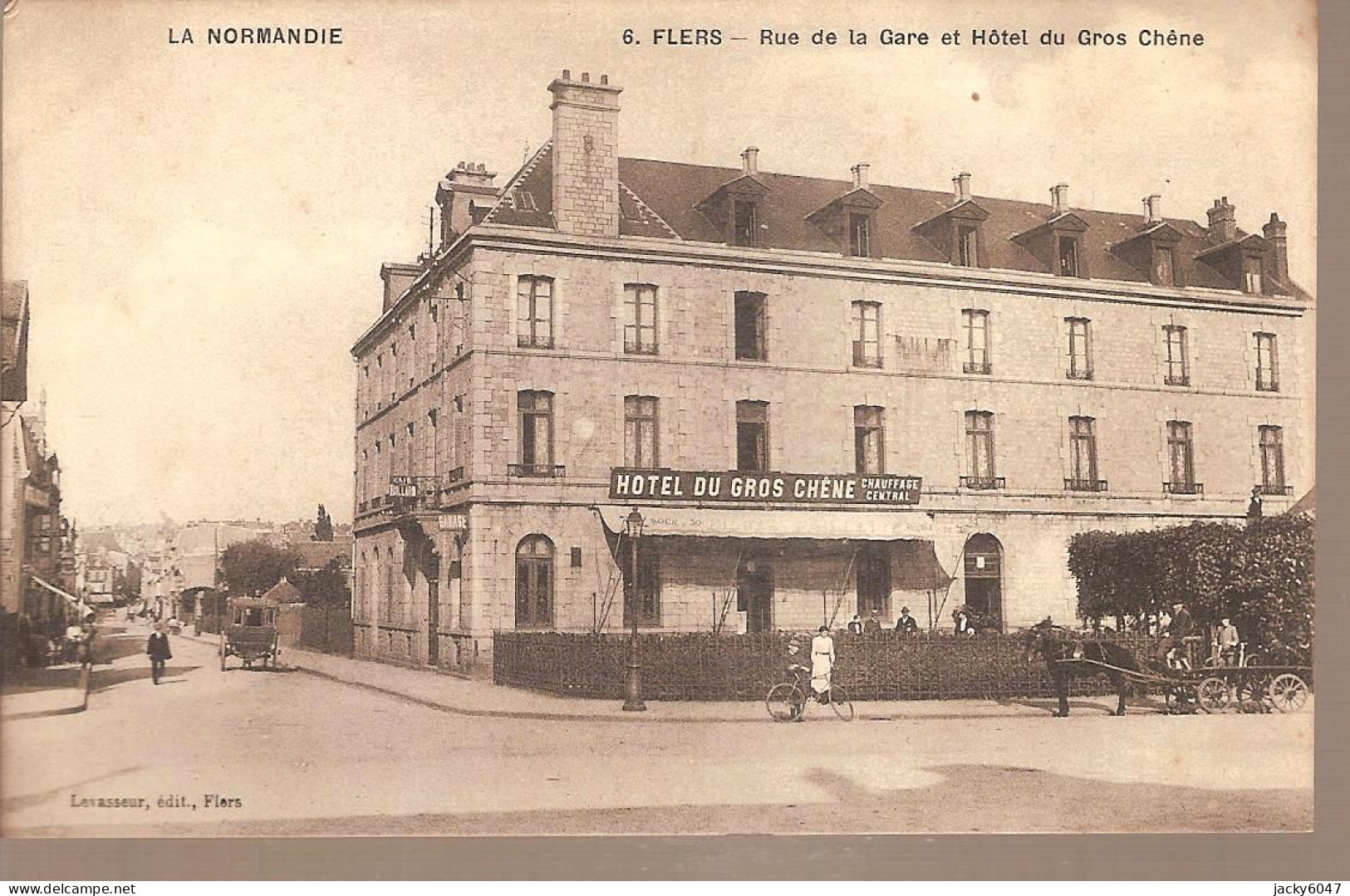 61 - Flers - Rue De La Gare Et Hôtel Du Gros Chêne - Flers