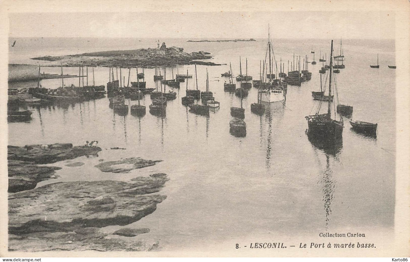 Lesconil * Le Port à Marée Basse * Bateaux - Lesconil