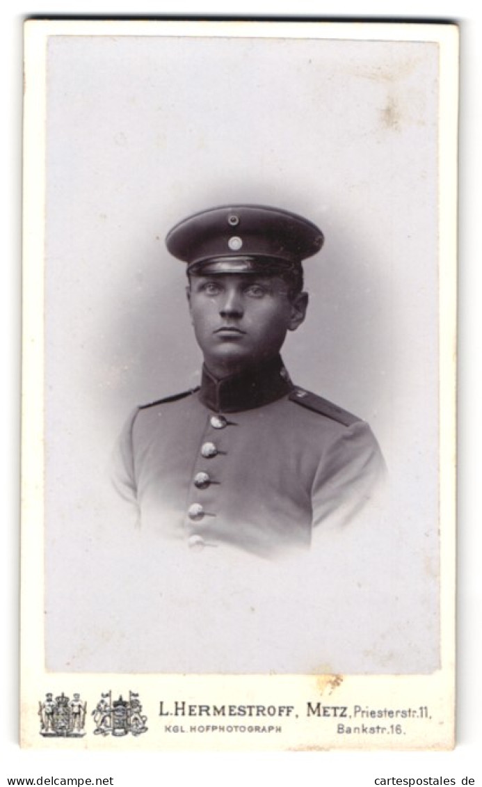 Photo L. Hermestroff, Metz, Soldat En Uniforme Rgt. 4 Avec Schirmmütze  - Anonieme Personen