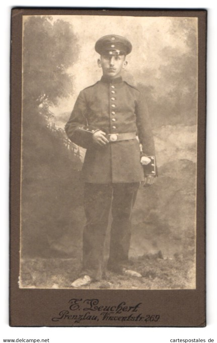 Fotografie E. Leuchert, Prenzlau, Junger Soldat In Uniform Mit Portepee  - Anonieme Personen