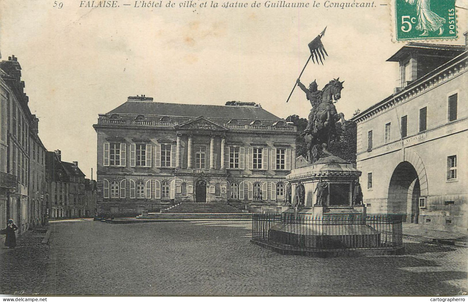 Falaise Hotel De Ville Statue Guillaume Le Conquerant - Falaise