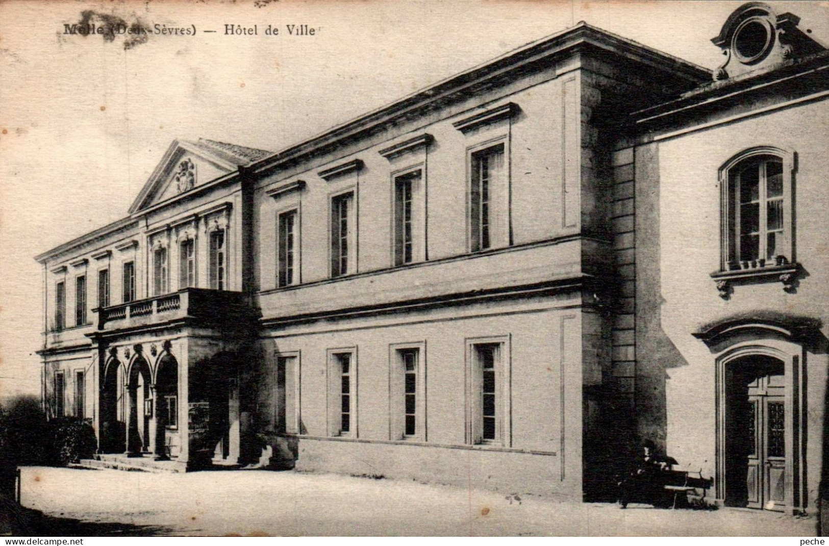 N°2569 W -cpa Melle -hôtel De Ville- - Melle