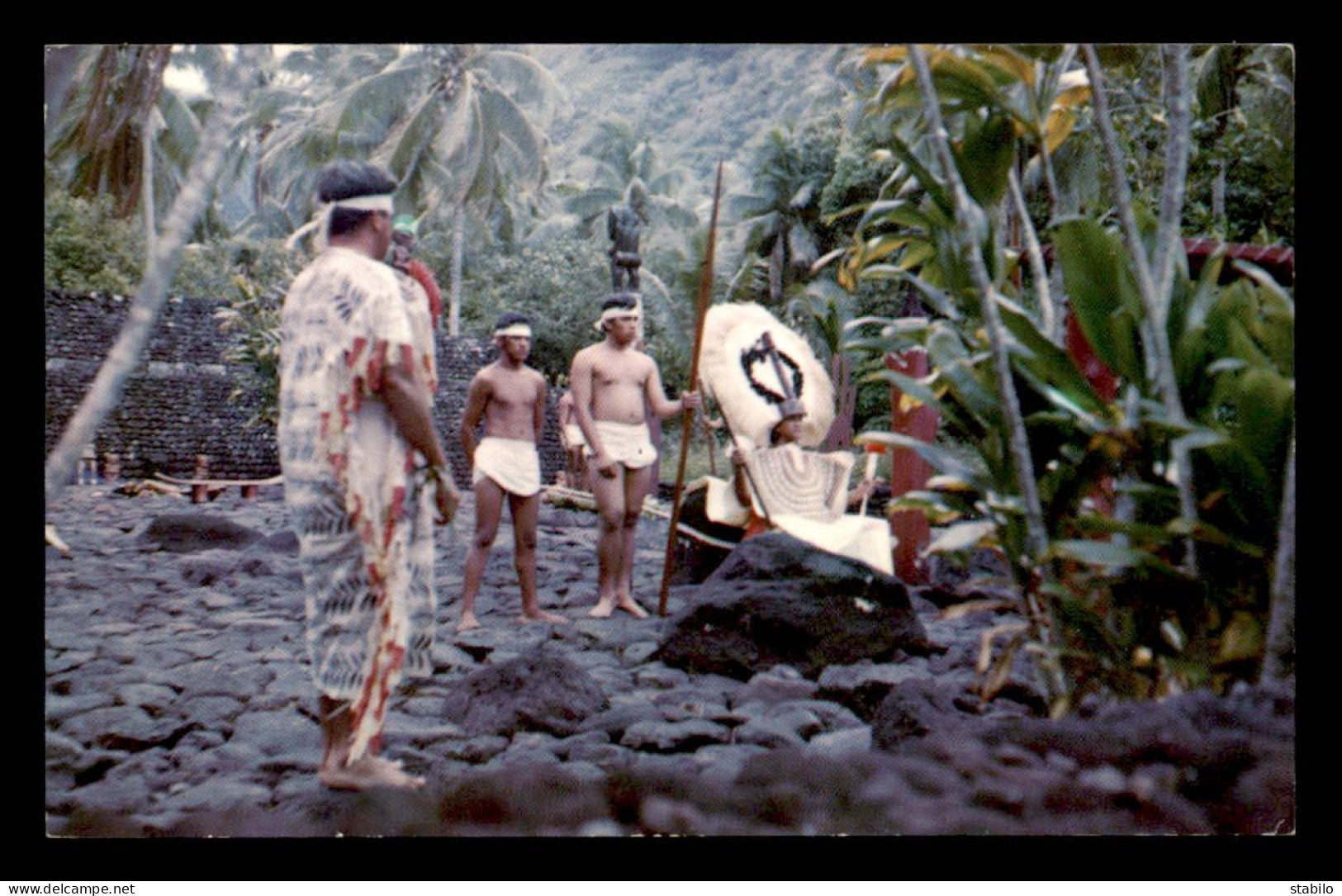 TAHITI - RECONSTITUTION DE LA CEREMONIE D'INTRONISATION D'UN ROI TAHITIEN AU MARAE ARAHURAHU A PAEA - Tahiti