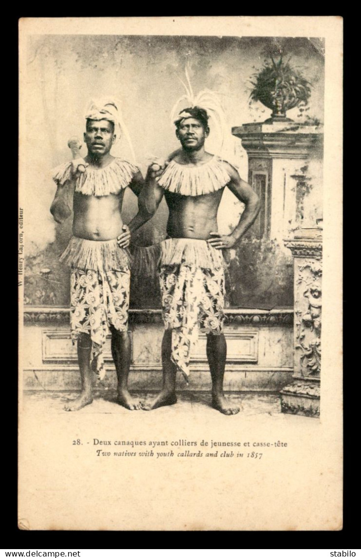 NOUVELLE CALEDONIE - DEUX CANAQUES AYANT COLLIERS DE JEUNESSE ET CASSE-TETE - Nouvelle Calédonie