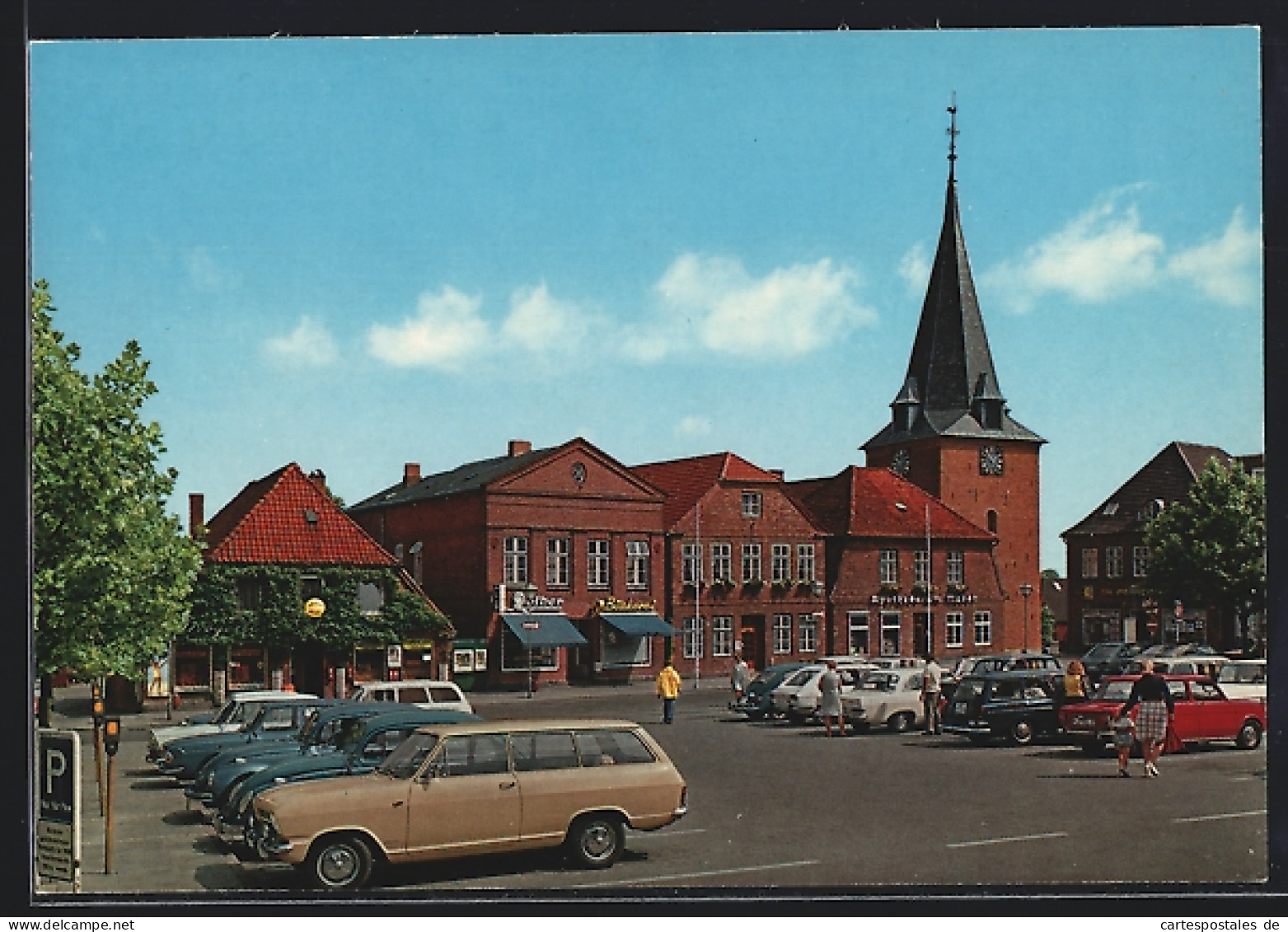 AK Lütjenburg, Marktplatz Mit Michaeliskirche  - Luetjenburg