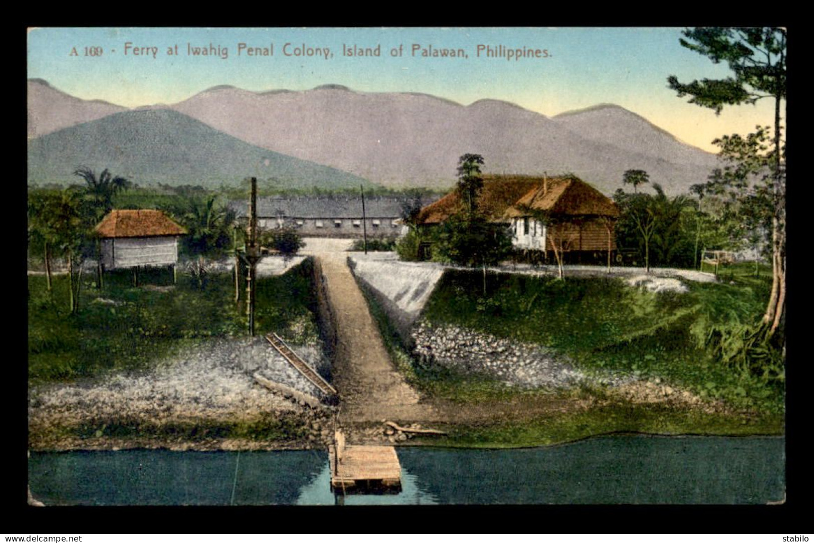 PHILIPPINES - FERRY AT IWAHIG PENAL COLONY, ISLAND OF PALAWAN - Filippijnen