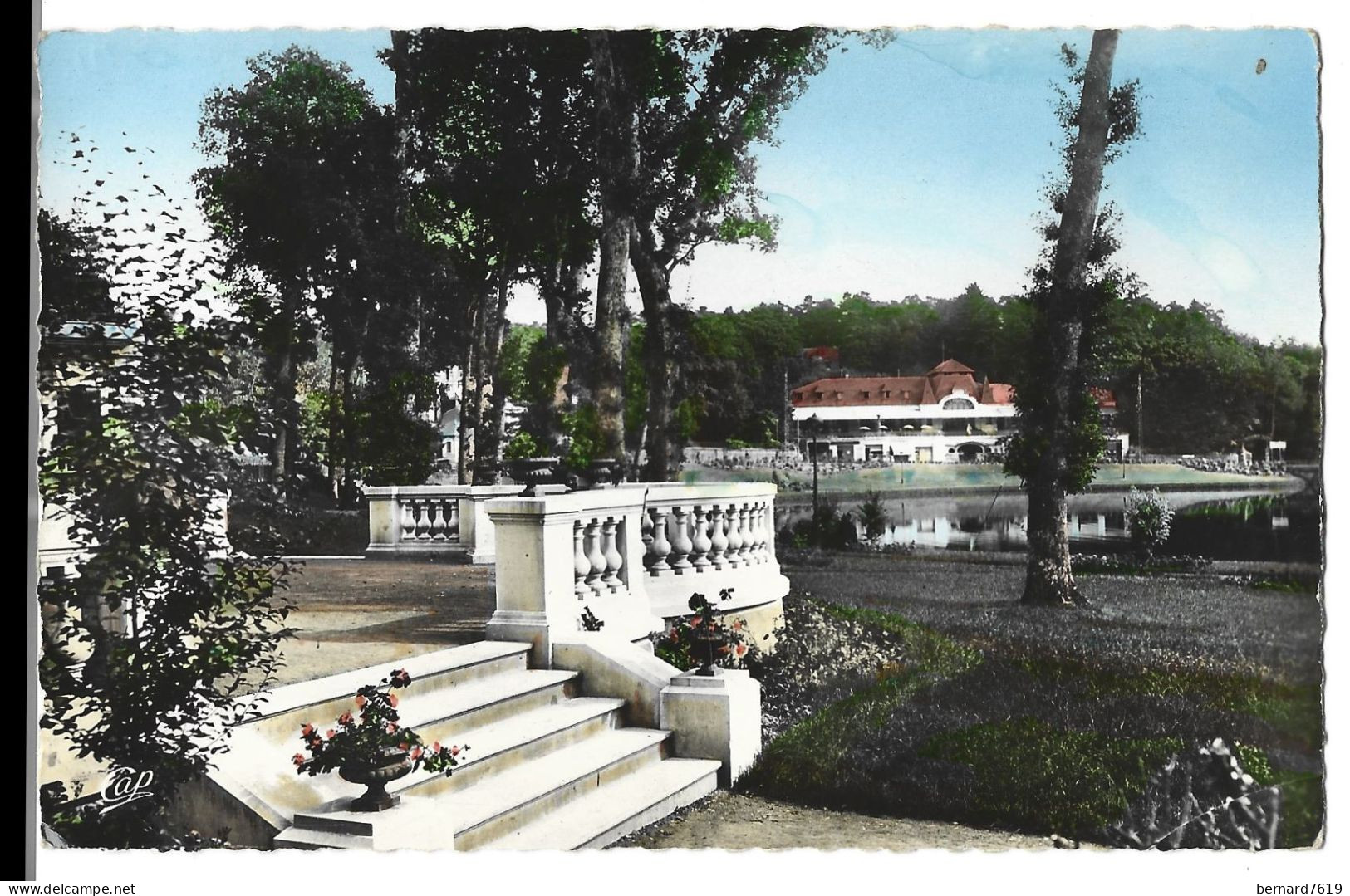 61 Bagnoles De L'orne - Un Coin Du Parc Et Le Lac - Bagnoles De L'Orne