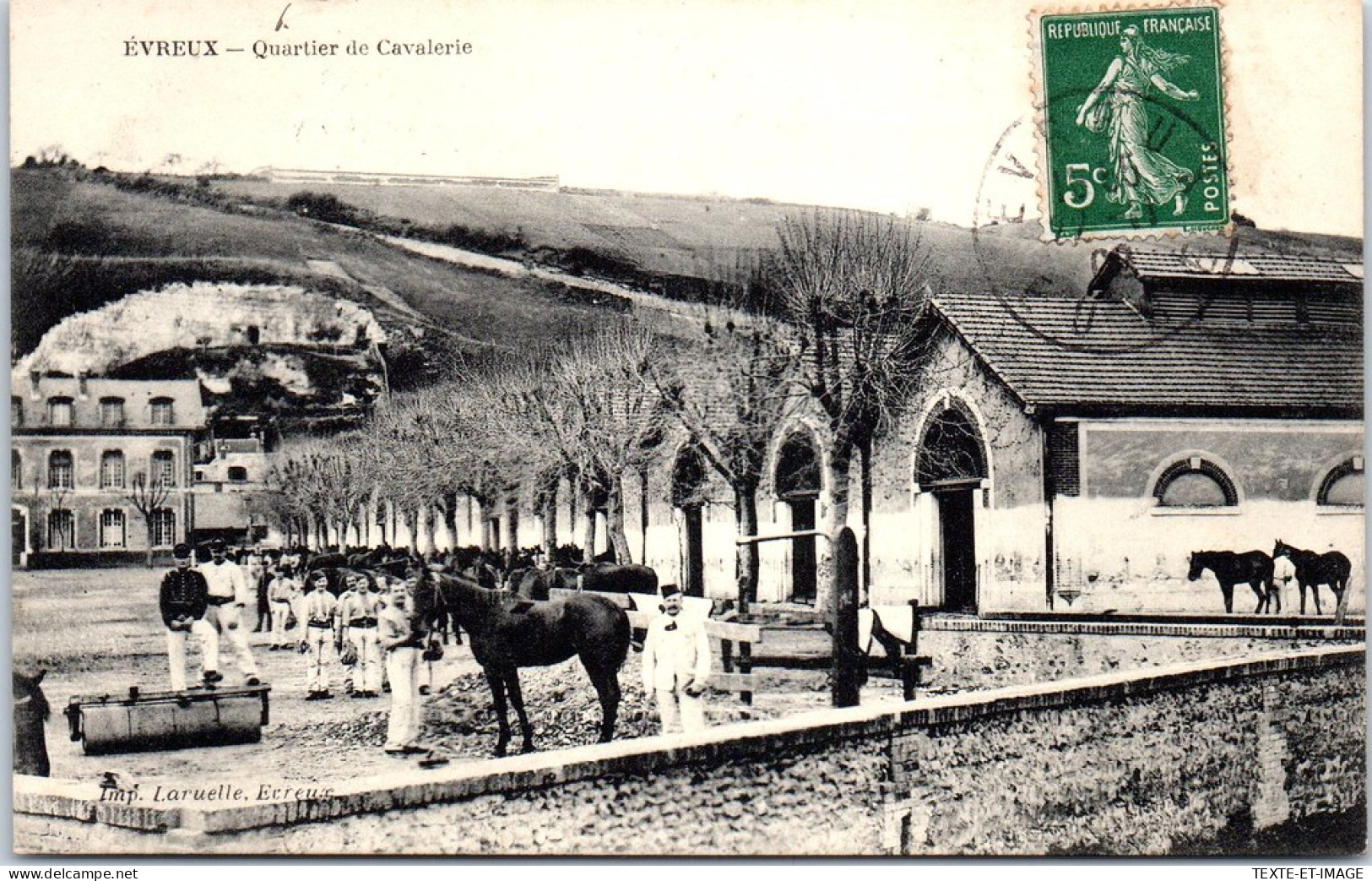 27 EVREUX - Le Quartier De Cavalerie. - Evreux