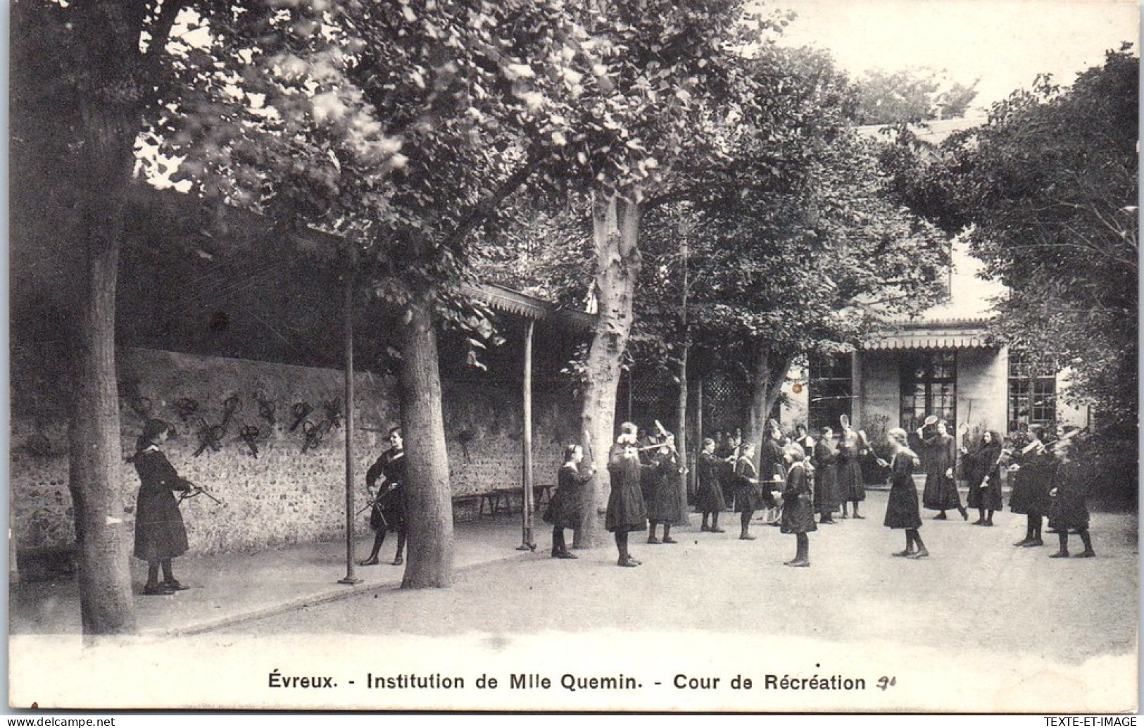 27 EVREUX - Institution Melle Quemin, Cour De Recreation - Evreux