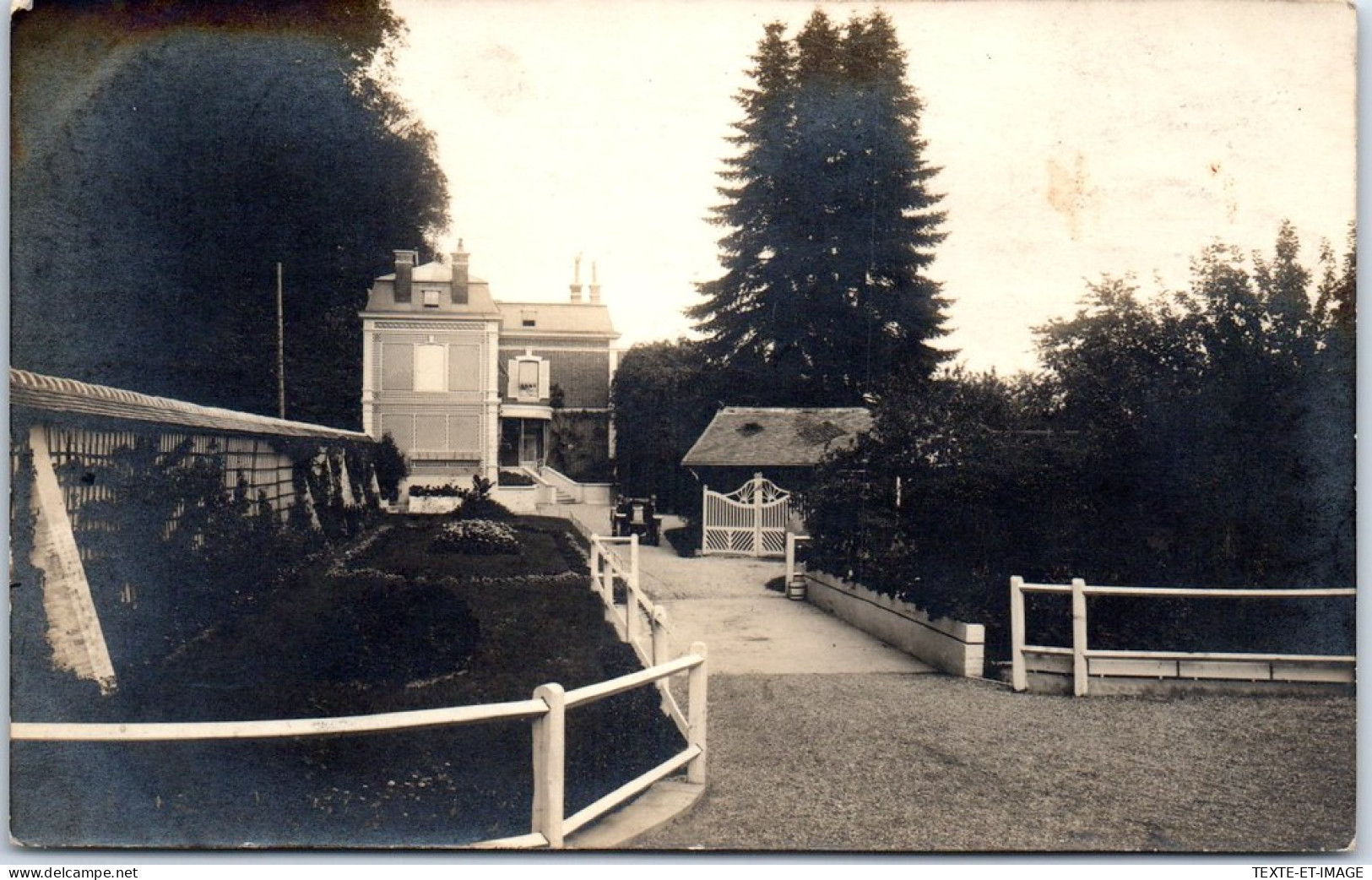 27 EVREUX - CARTE PHOTO - Propriete 07 Avenue Foch. - Evreux