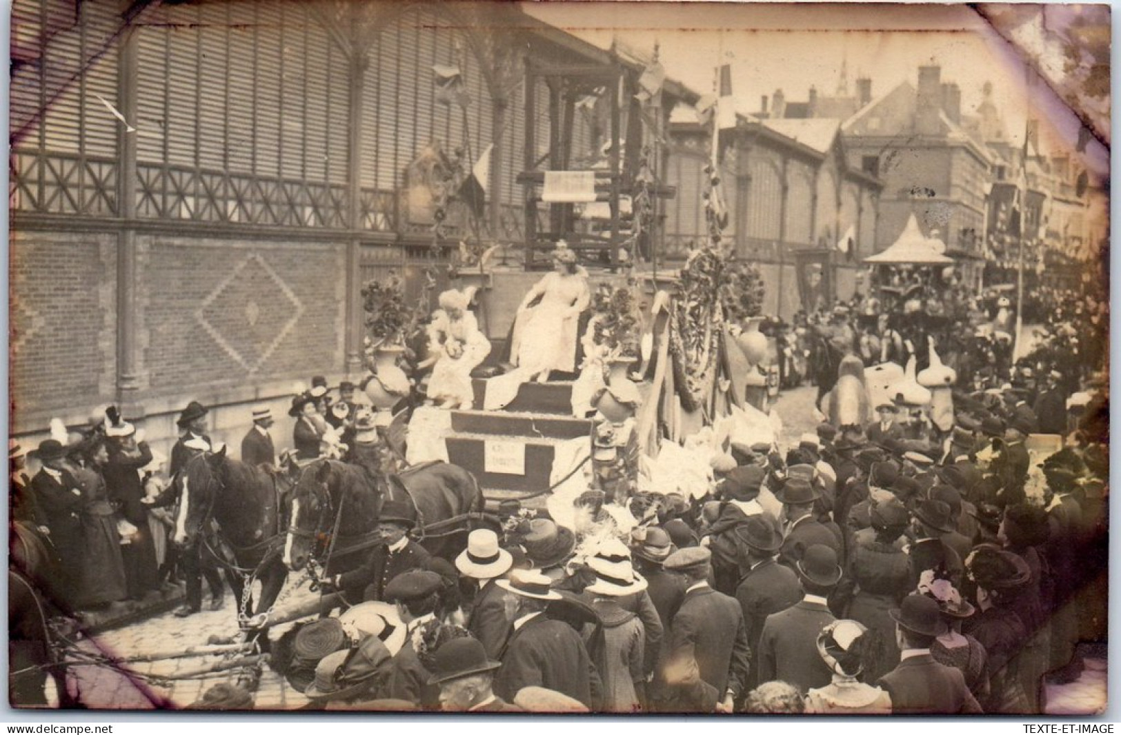 27 EVREUX - CARTE PHOTO - Defile Carnaval Rue Chartraine 1913 - Evreux