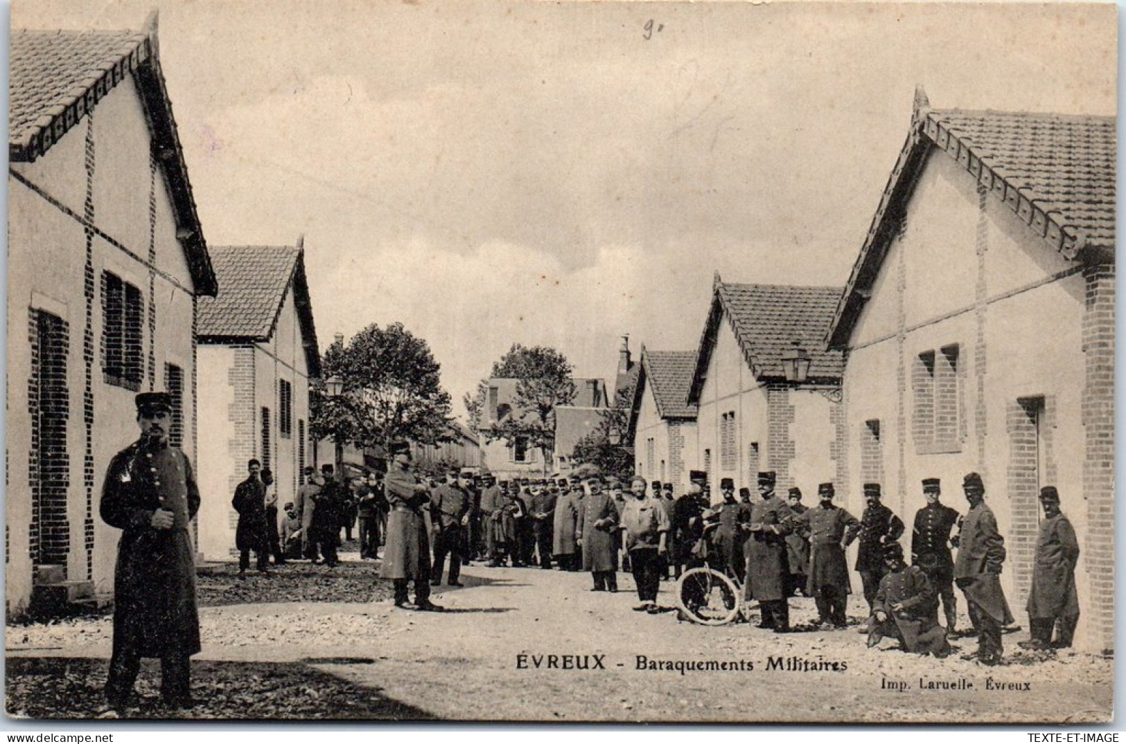 27 EVREUX - Baraquements Militaires - Evreux