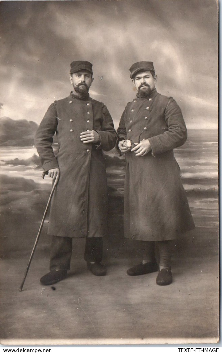 MILITARIA 14/18 - Deux Soldats En Studio  - Guerre 1914-18
