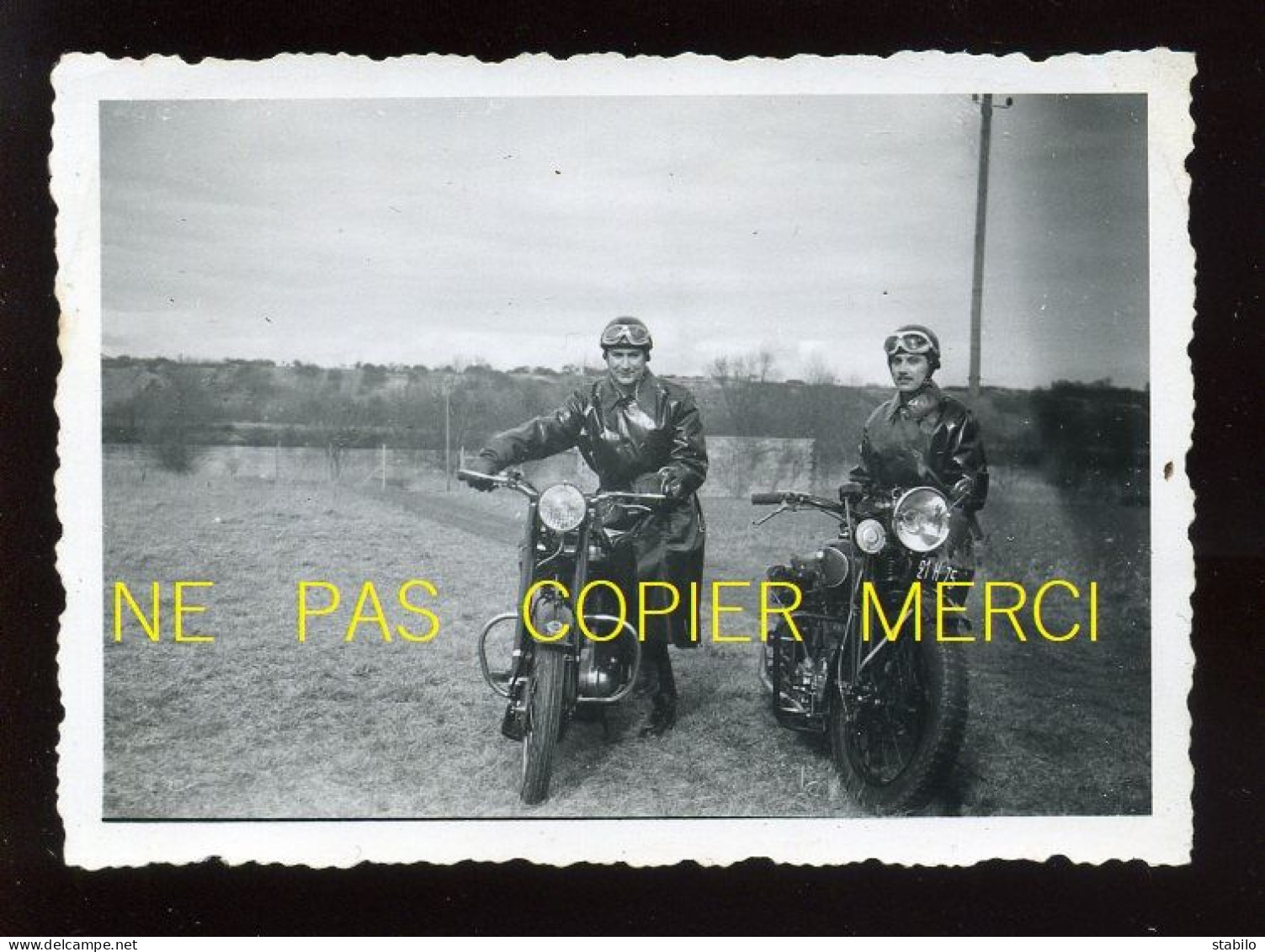 MOTOS - IMMATRICULATION 21 H 75 - ARMEE, POLICE ? - FORMAT 8.5 X 6 CM  - Auto's