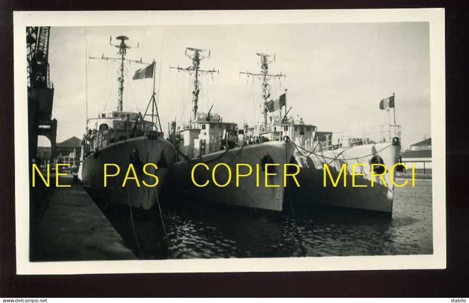 BATEAU DE GUERRE - FORMAT 11 X 7 CM - Schiffe