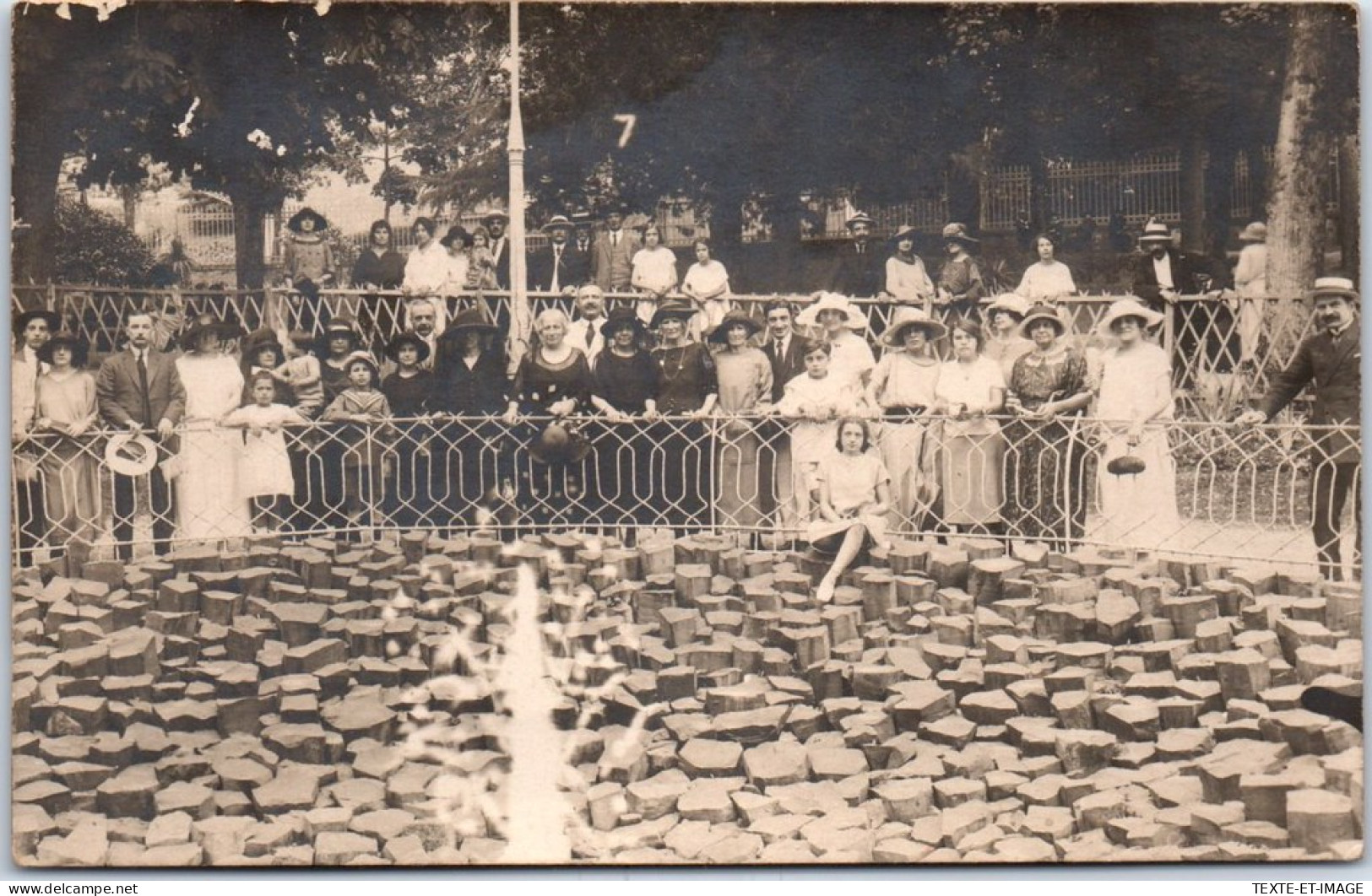 07 VALS LES BAINS - CARTE PHOTO - Parc Thermal  - Autres & Non Classés