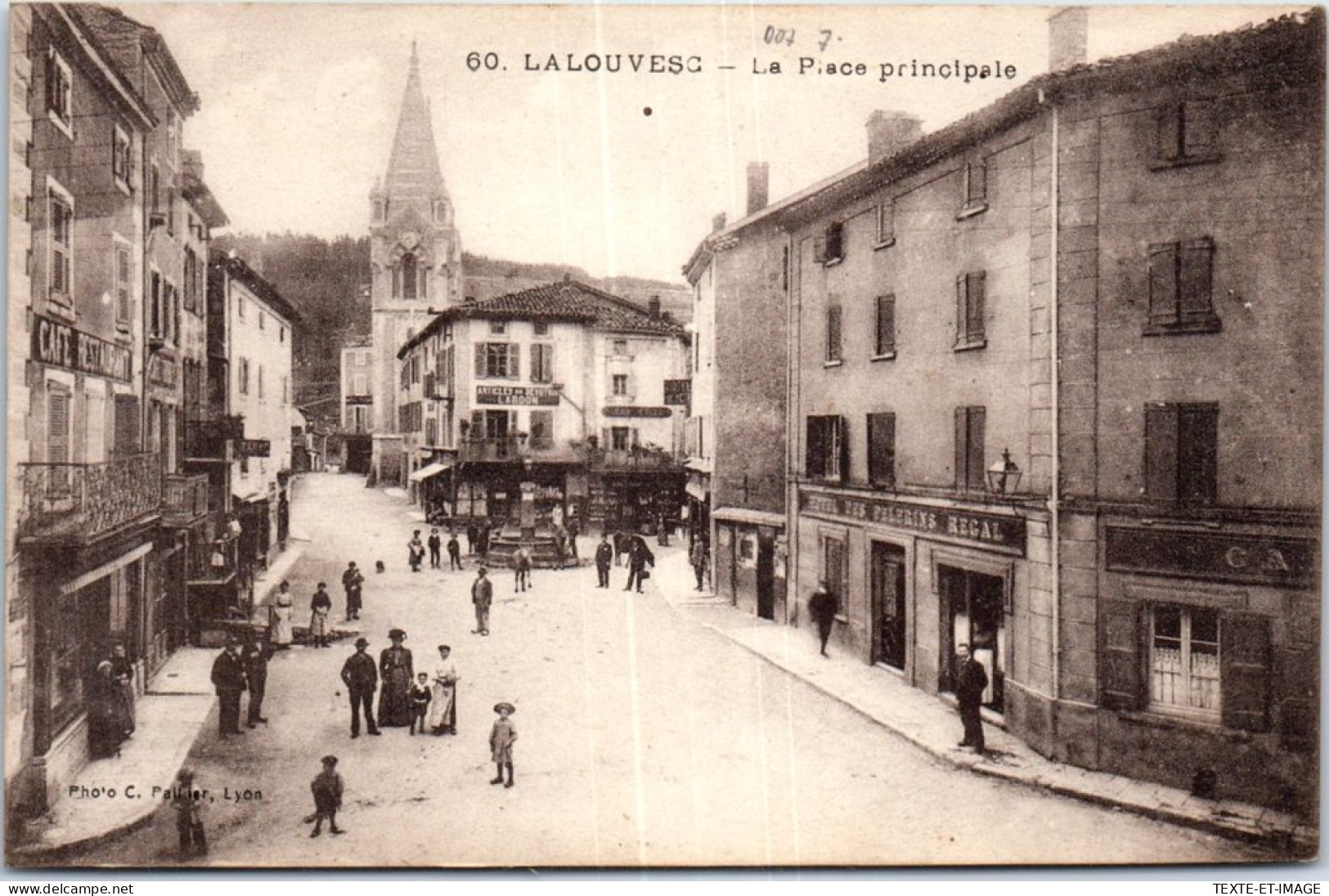 07 LA LOUVESC - Vue De La Place Principale  - Other & Unclassified