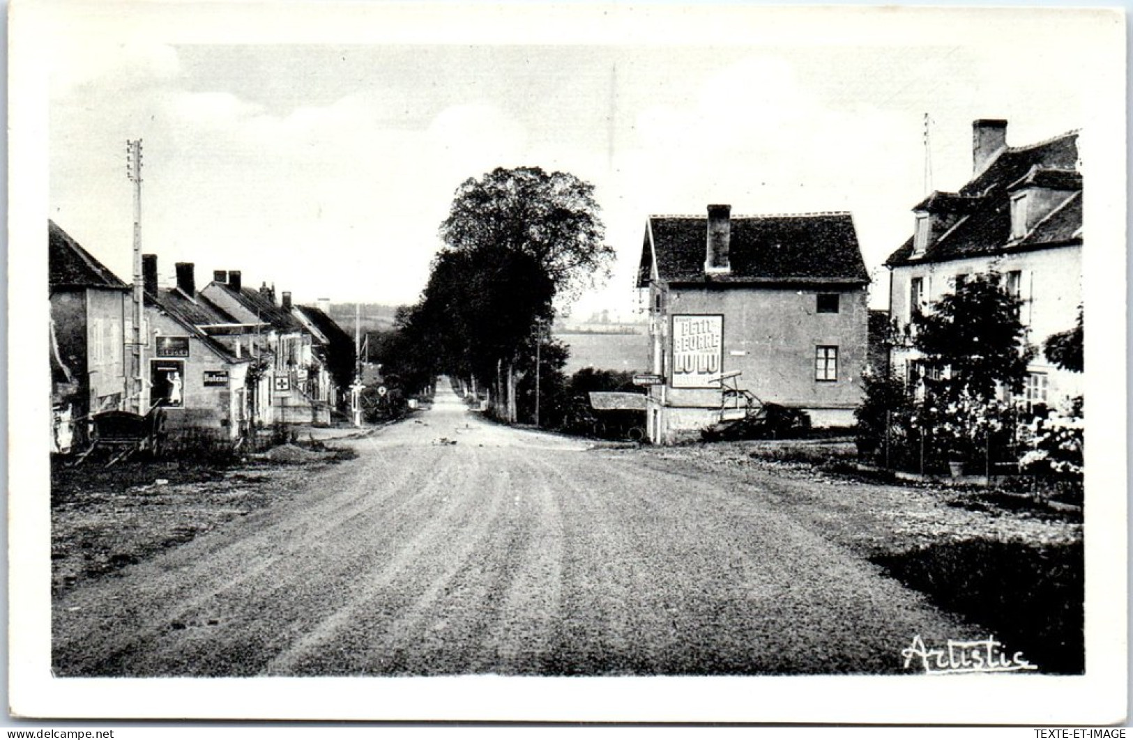 58 SAINT BENIN D'AZY - Maison Rouge  - Autres & Non Classés