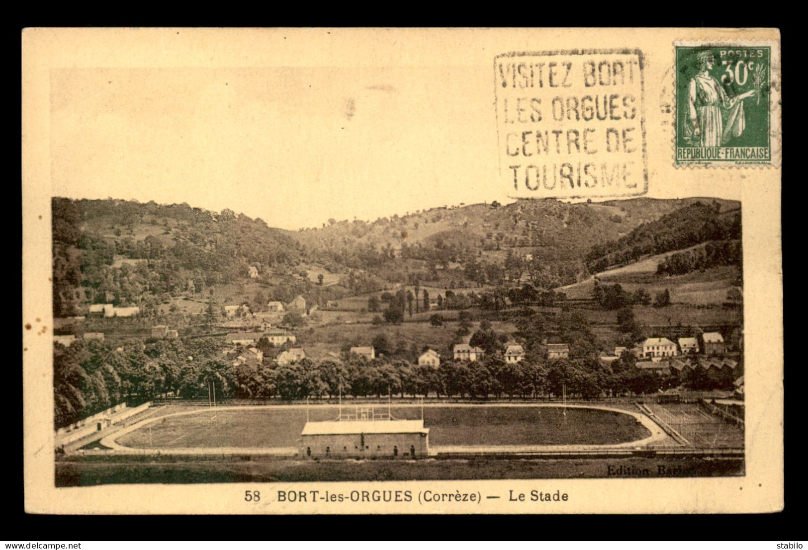 STADES - RUGBY - BORT-LES-ORGUES (CORREZE) - Stadiums