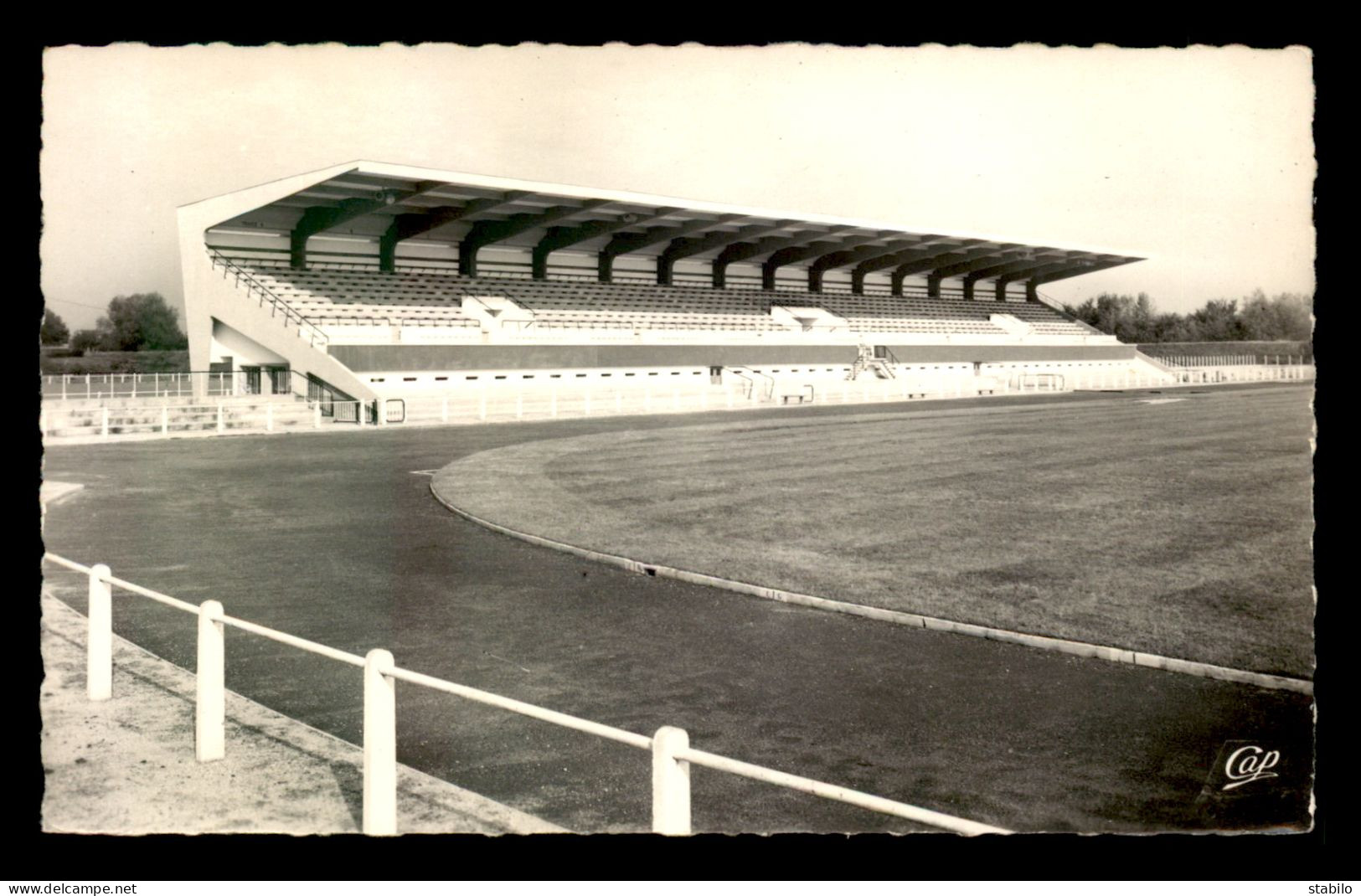 STADES - FOOTBALL - DAX (LANDES) - Stades