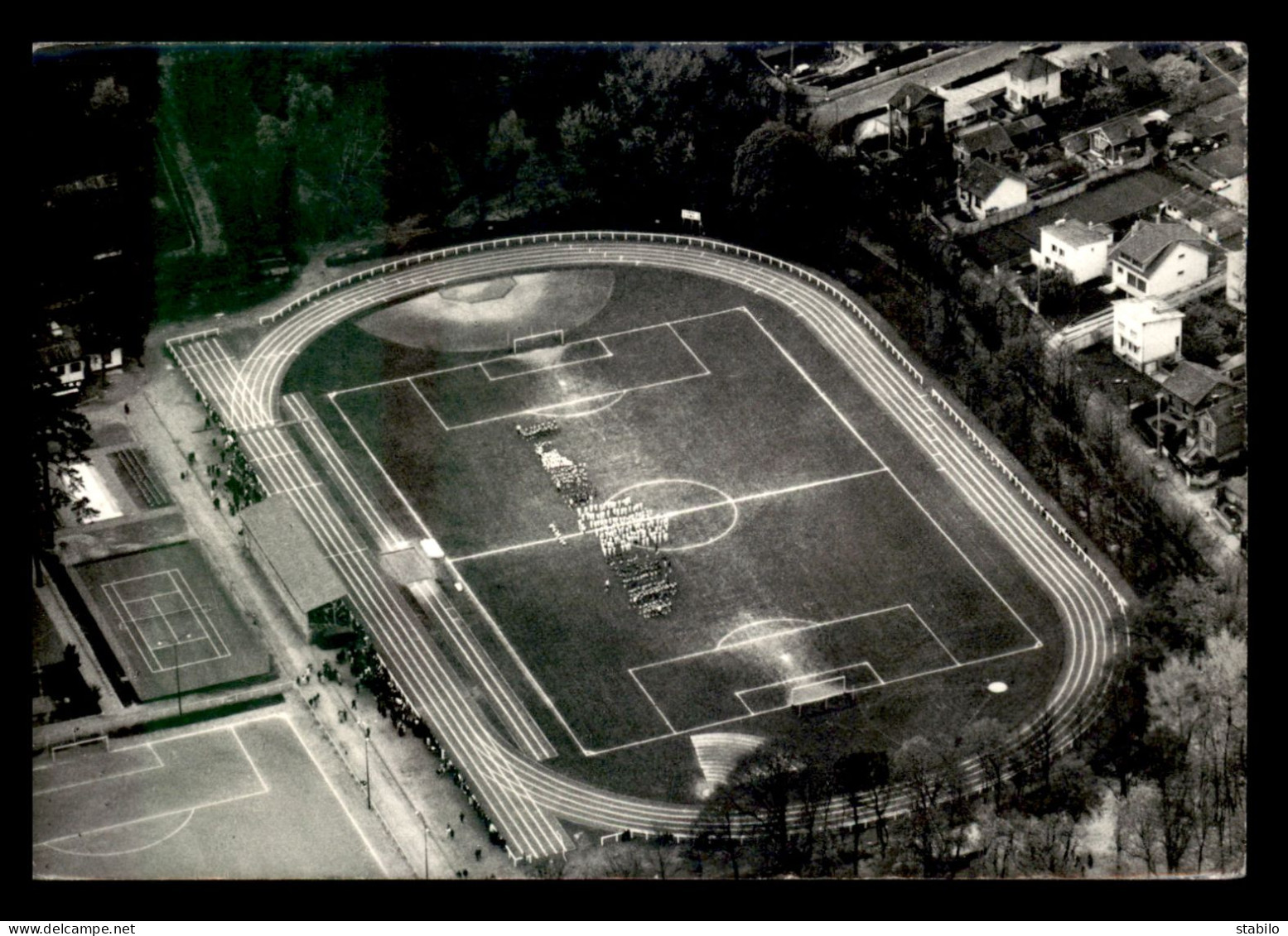 STADES - FOOTBALL - EPINAY-SUR-SEINE (SEINE ST-DENIS) - FETE DE L'ECOLE MUNICIPALE DU SPORT 20 AVRIL 1969 - Estadios