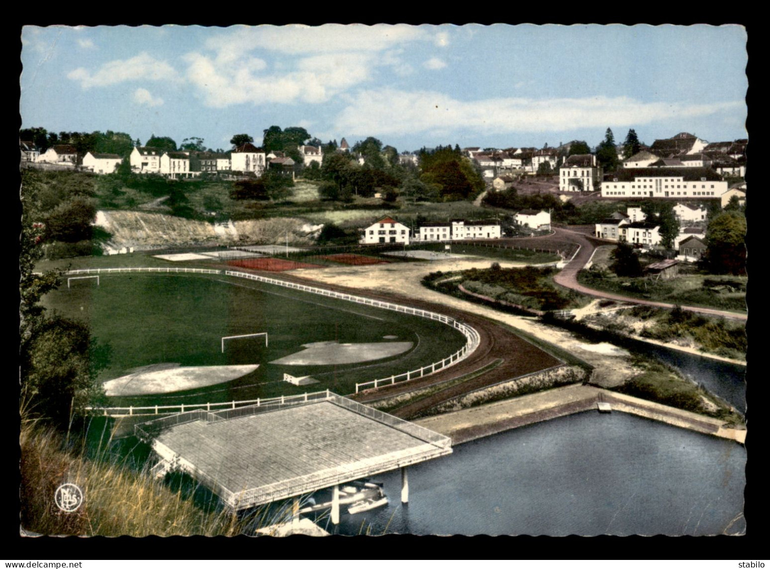 STADES - FOOTBALL - BELGIQUE - NEUFCHATEAU - Stadiums