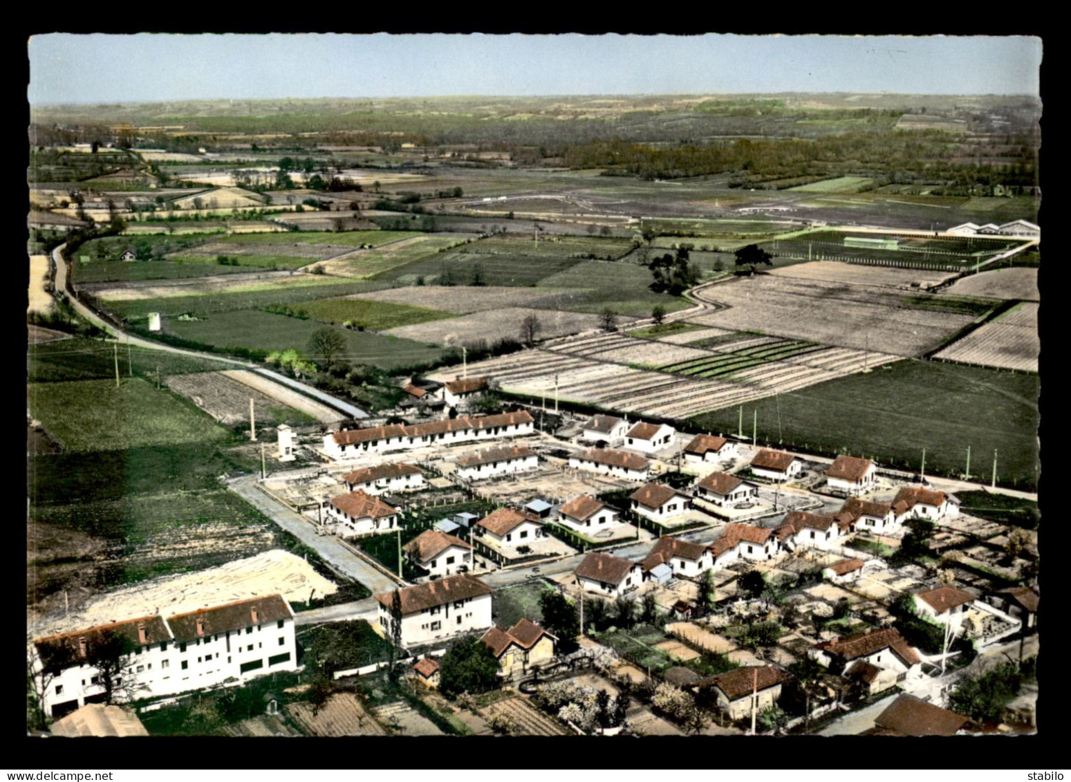 STADES - FOOTBALL - NOGARO-EN-ARMAGNAC (GERS) - Stadiums