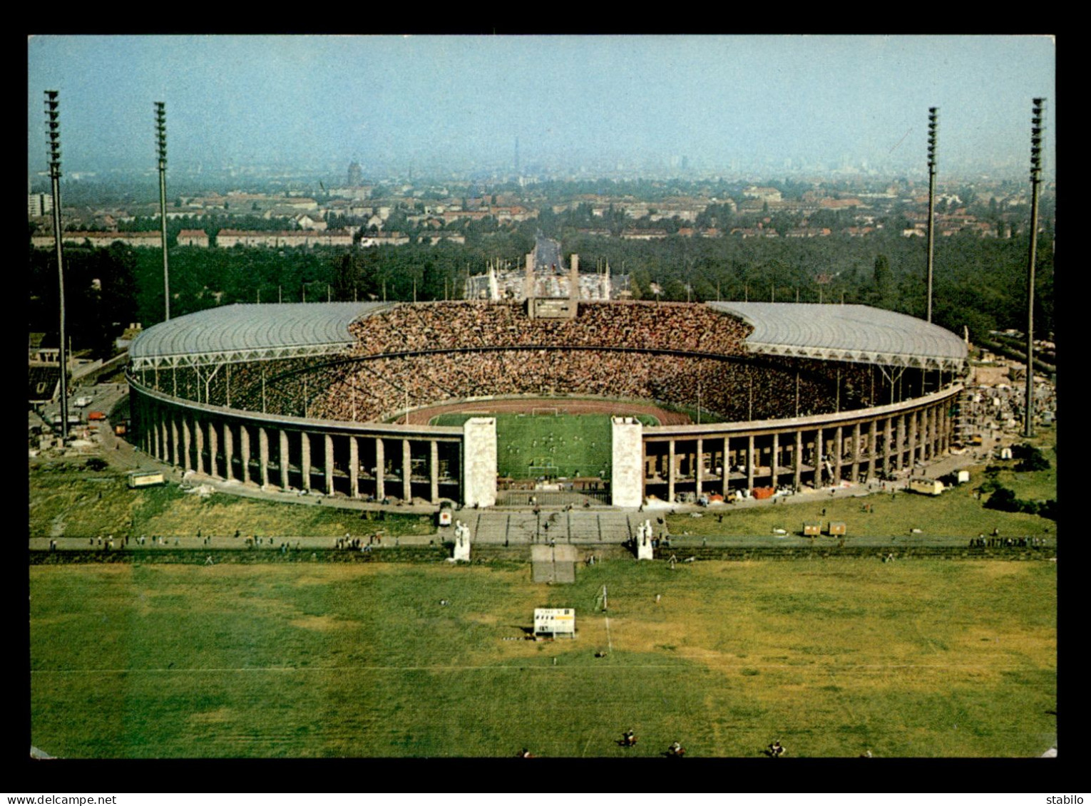 STADES - FOOTBALL - ALLEMAGNE - BERLIN - Stadiums