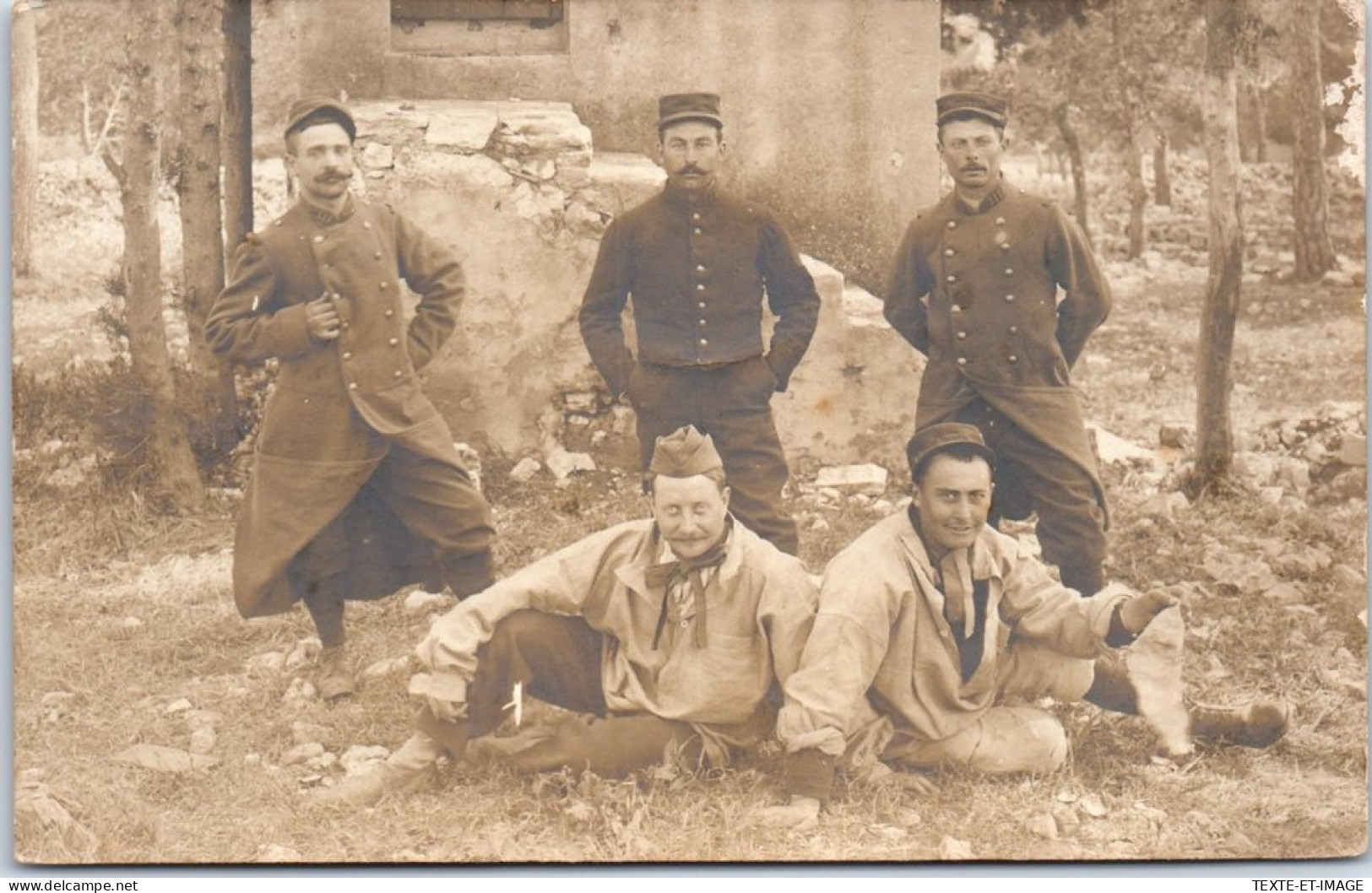 13 CARPIAGNE - CARTE PHOTO - Groupe De 5 Militaires - Autres & Non Classés