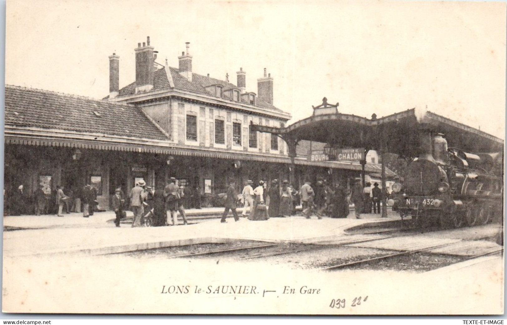 39 LONS LE SAUNIER - La Gare, Les Quais (train) - Lons Le Saunier