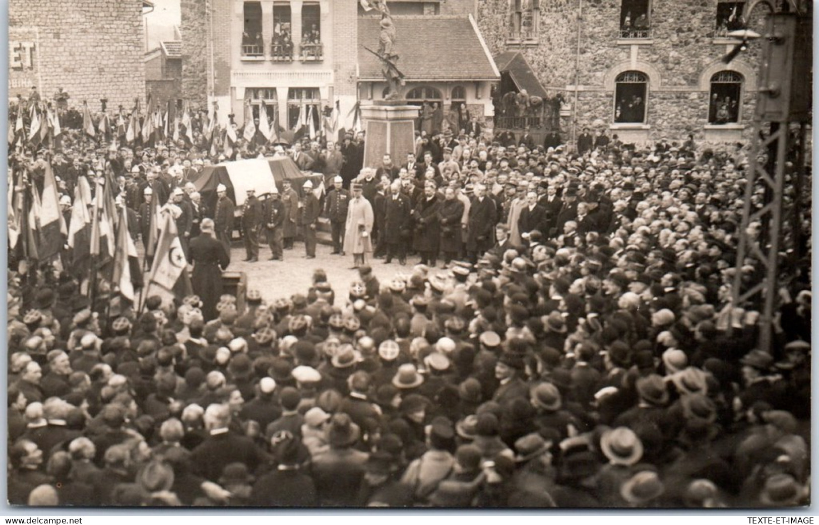 55 REVIGNY - CARTE PHOTO - Obseque De Maginot 1932, Ceremonie  - Revigny Sur Ornain