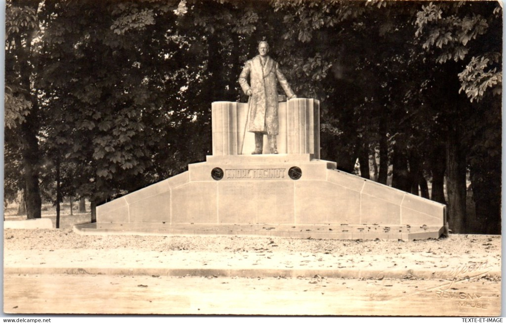 55 REVIGNY - CARTE PHOTO - Monument Andre Maginot  - Revigny Sur Ornain