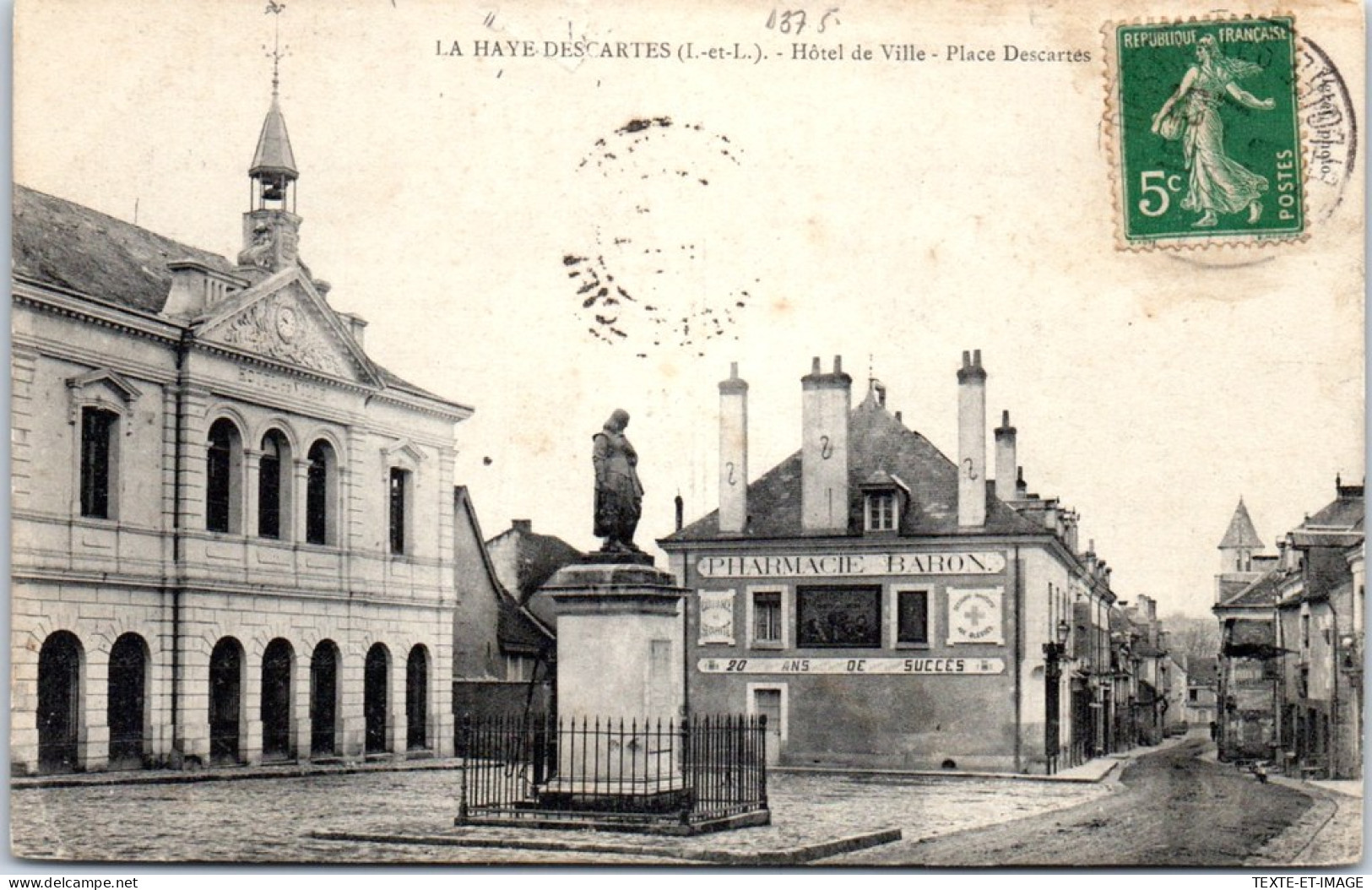 37 LA HAYE DESCARTES - Hotel De Ville Et Place Descartes  - Other & Unclassified