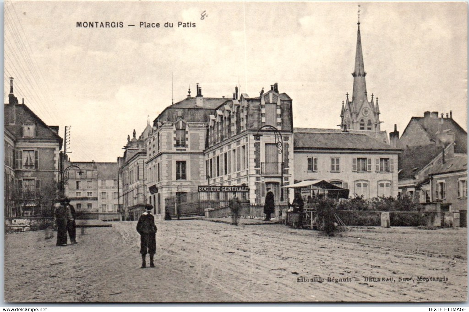 45 MONTARGIS -- Vue Partielle Place Du Patis Et Pont  - Montargis