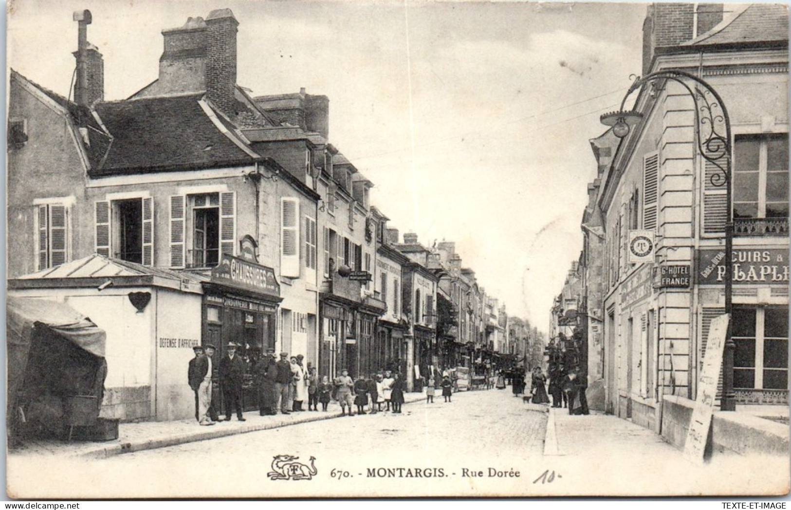 45 MONTARGIS -- Perspective Rue Doree  - Montargis